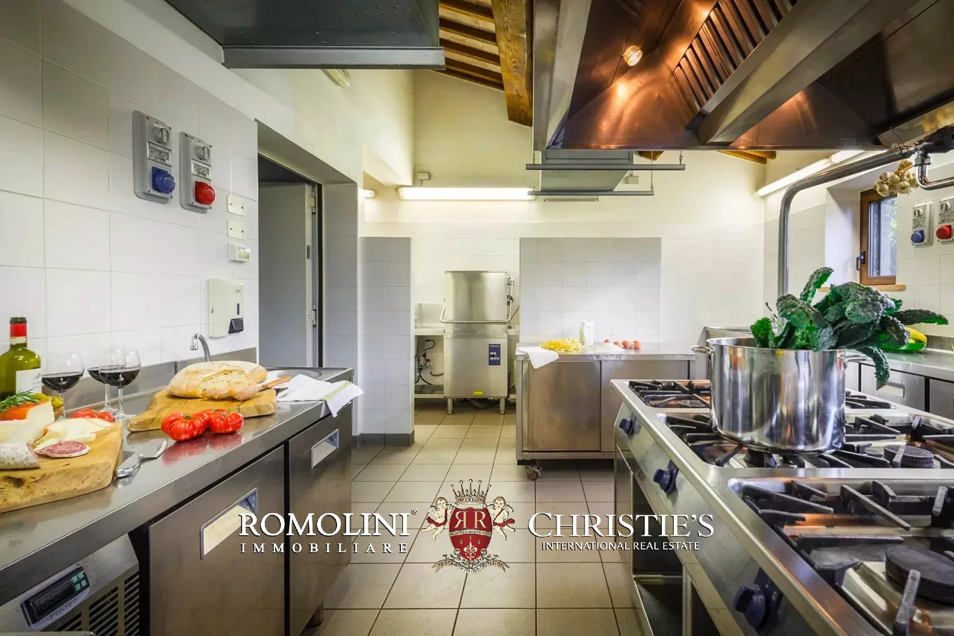9 Bedroom Villa/Townhouse's Image 27