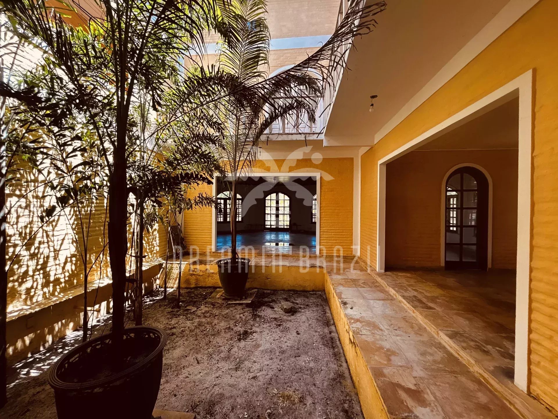 Hacienda-style house in the heart of nature