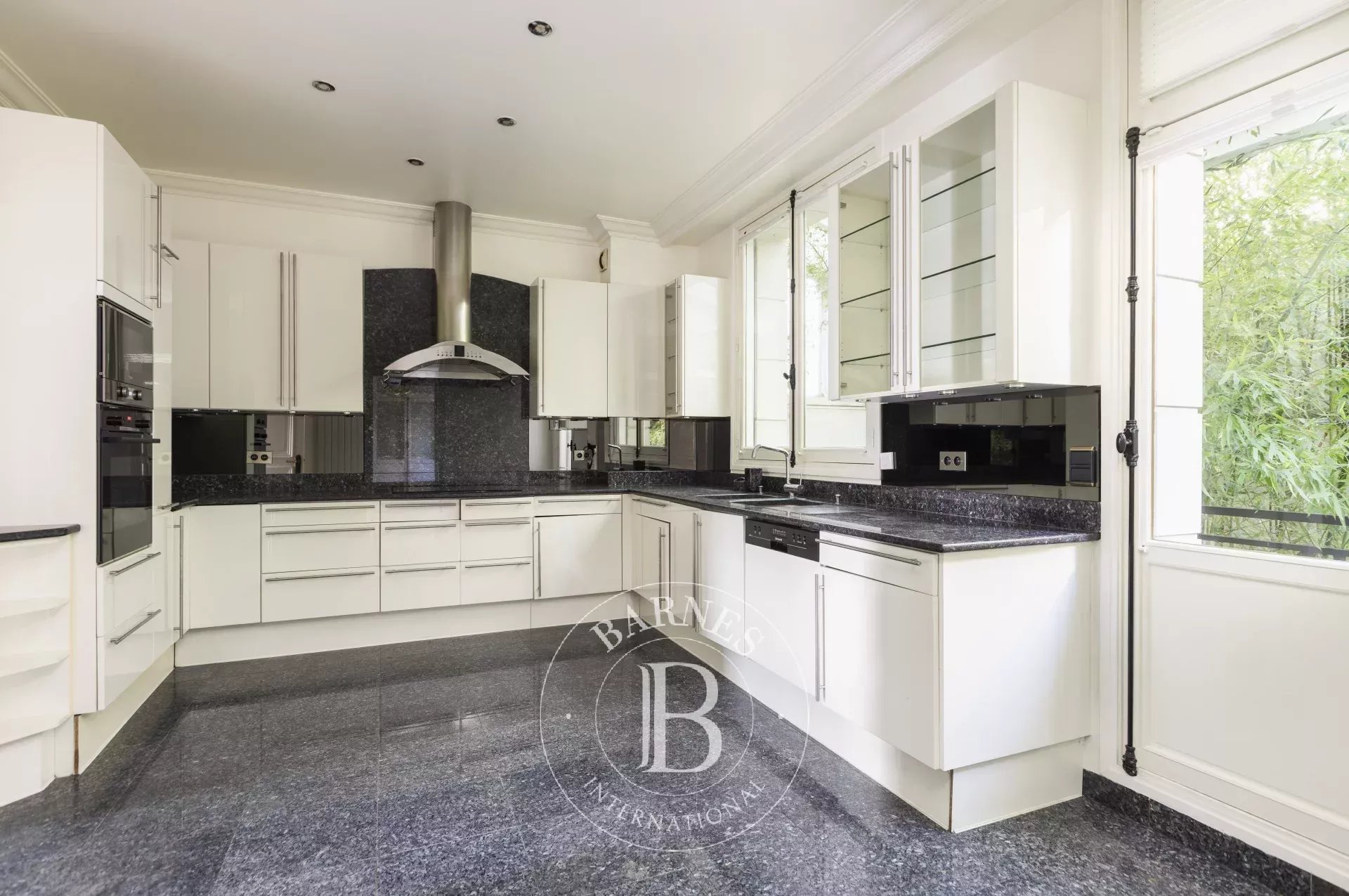 Konak Neuilly-sur-Seine - picture 11