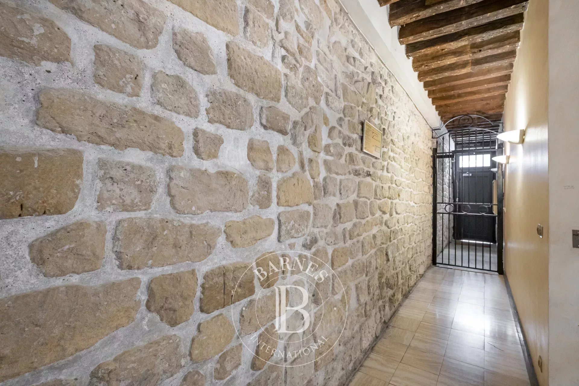 Daire Paris 3ème - picture 10