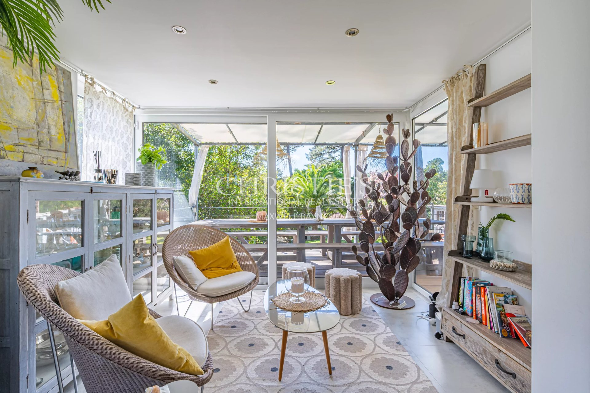 5 Bedroom Villa/Townhouse's Image 6
