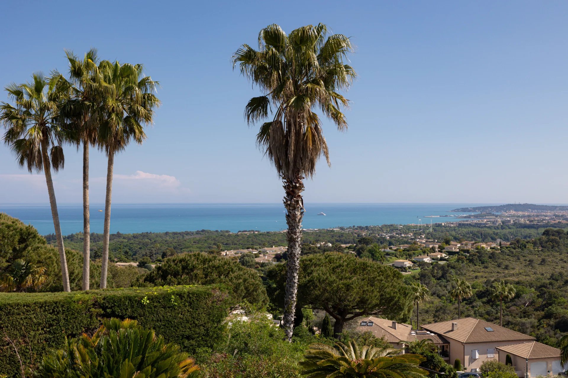 Apartment for sale Villeneuve-Loubet • Hauts de Vaugrenier 1125000€
