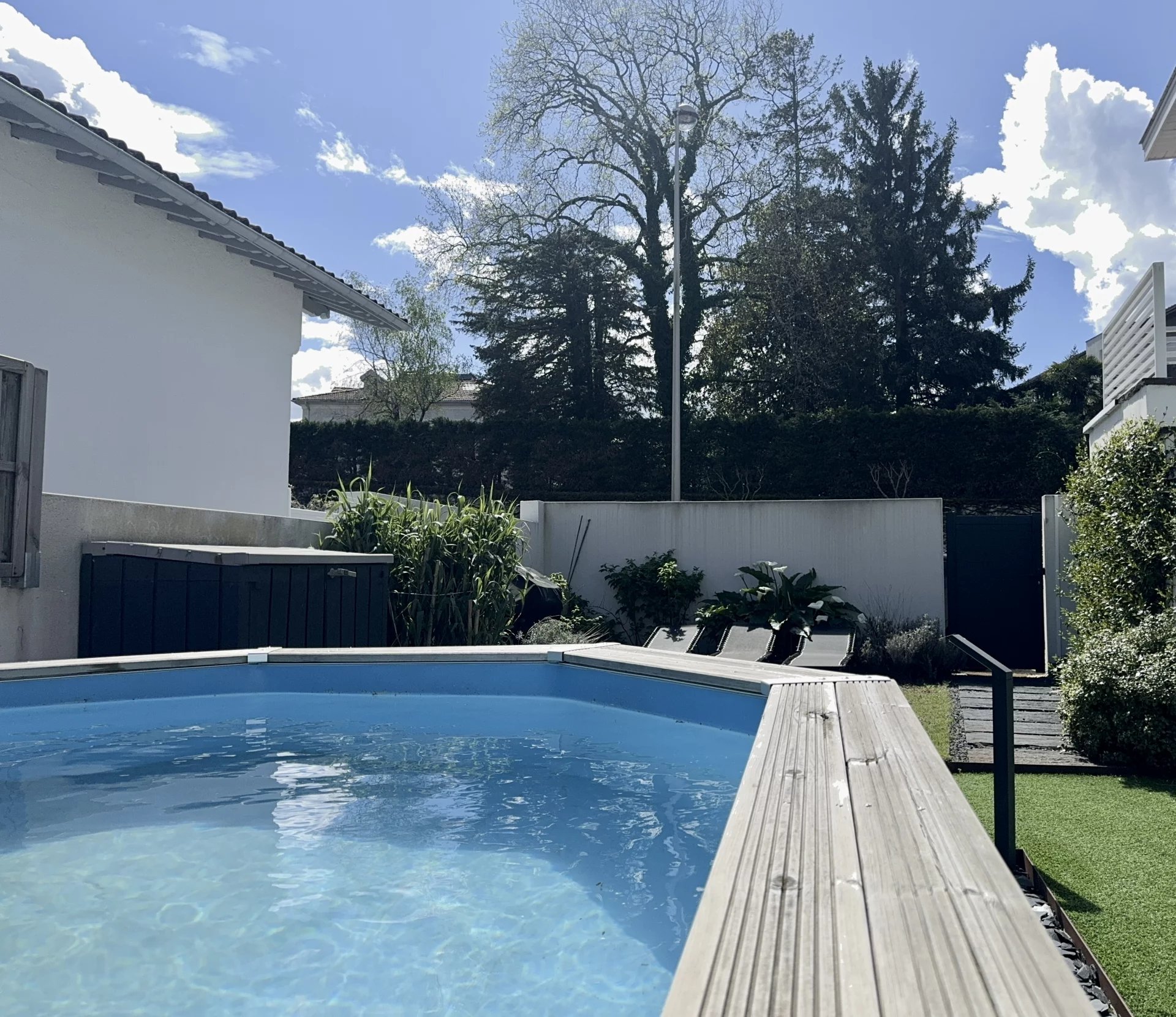 Anglet 5 Cantons appartement comme une maison avec jardin