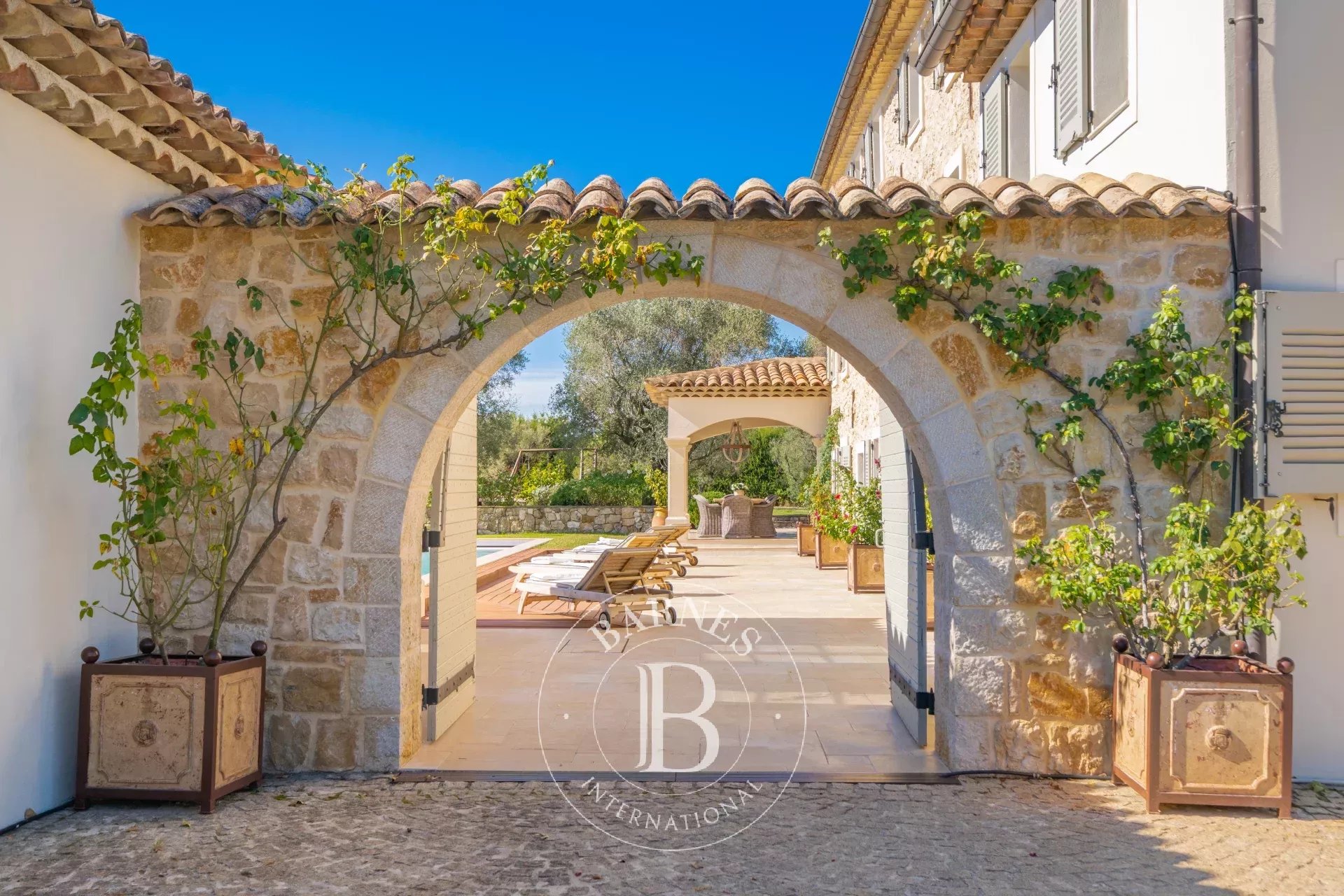 Ev Mougins - picture 21