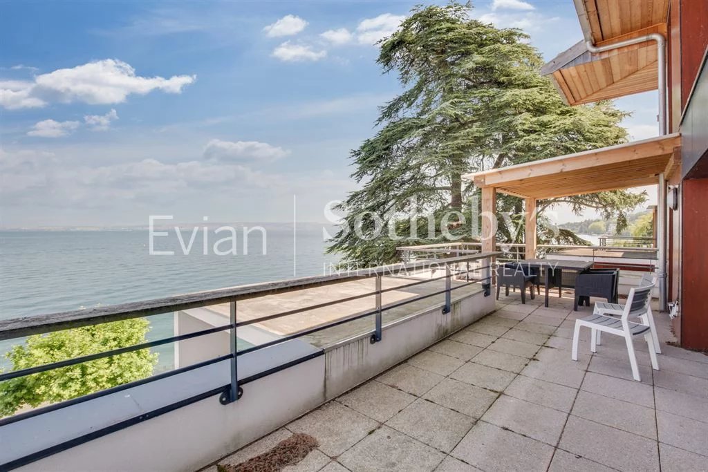 Vente APPARTEMENT T4 PIED DANS L'EAU