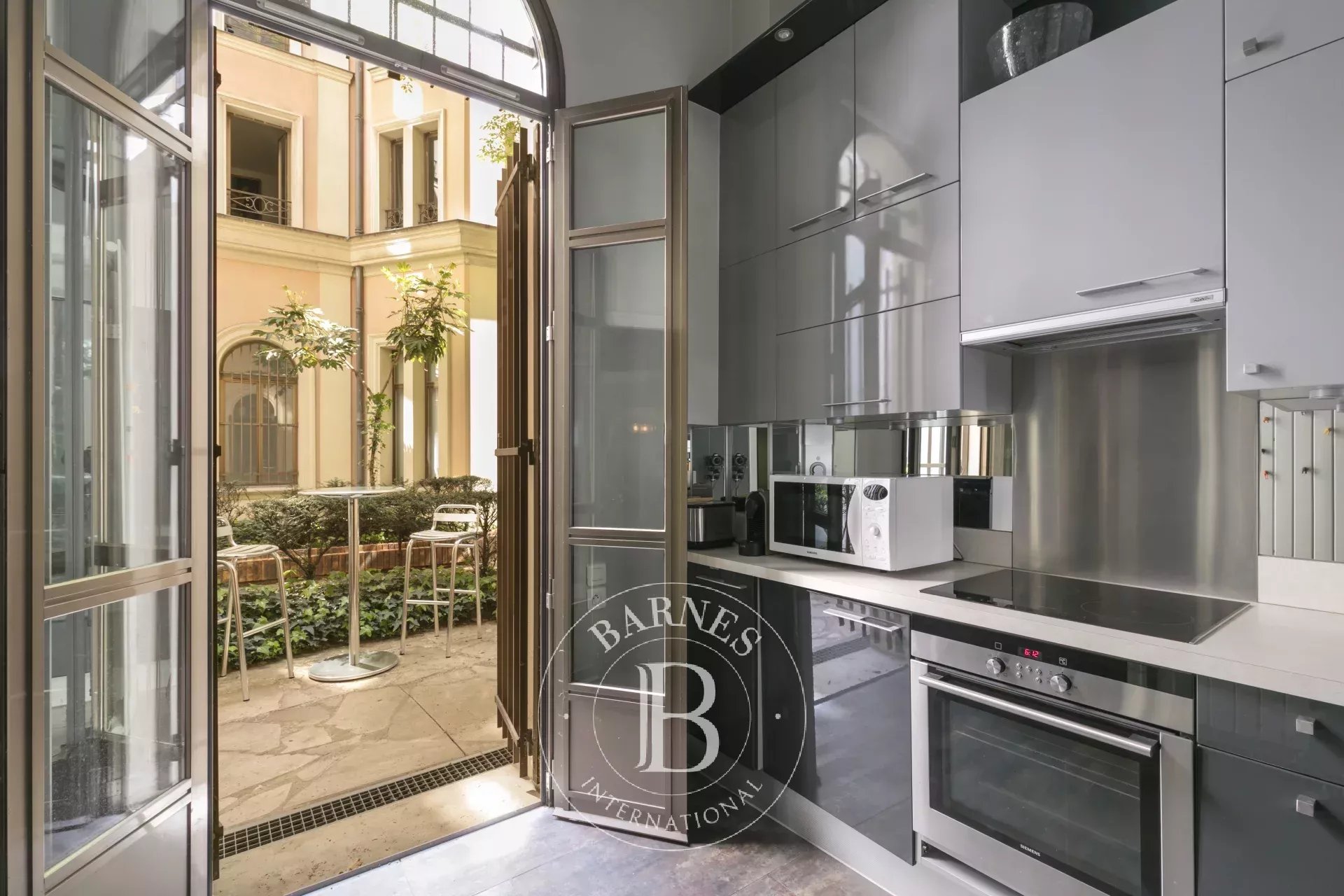 Daire Paris 8ème - picture 14