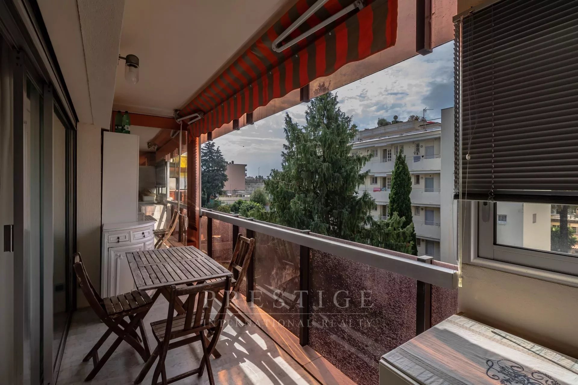 juan les pins, 2 pièces meublé, parking sous sol