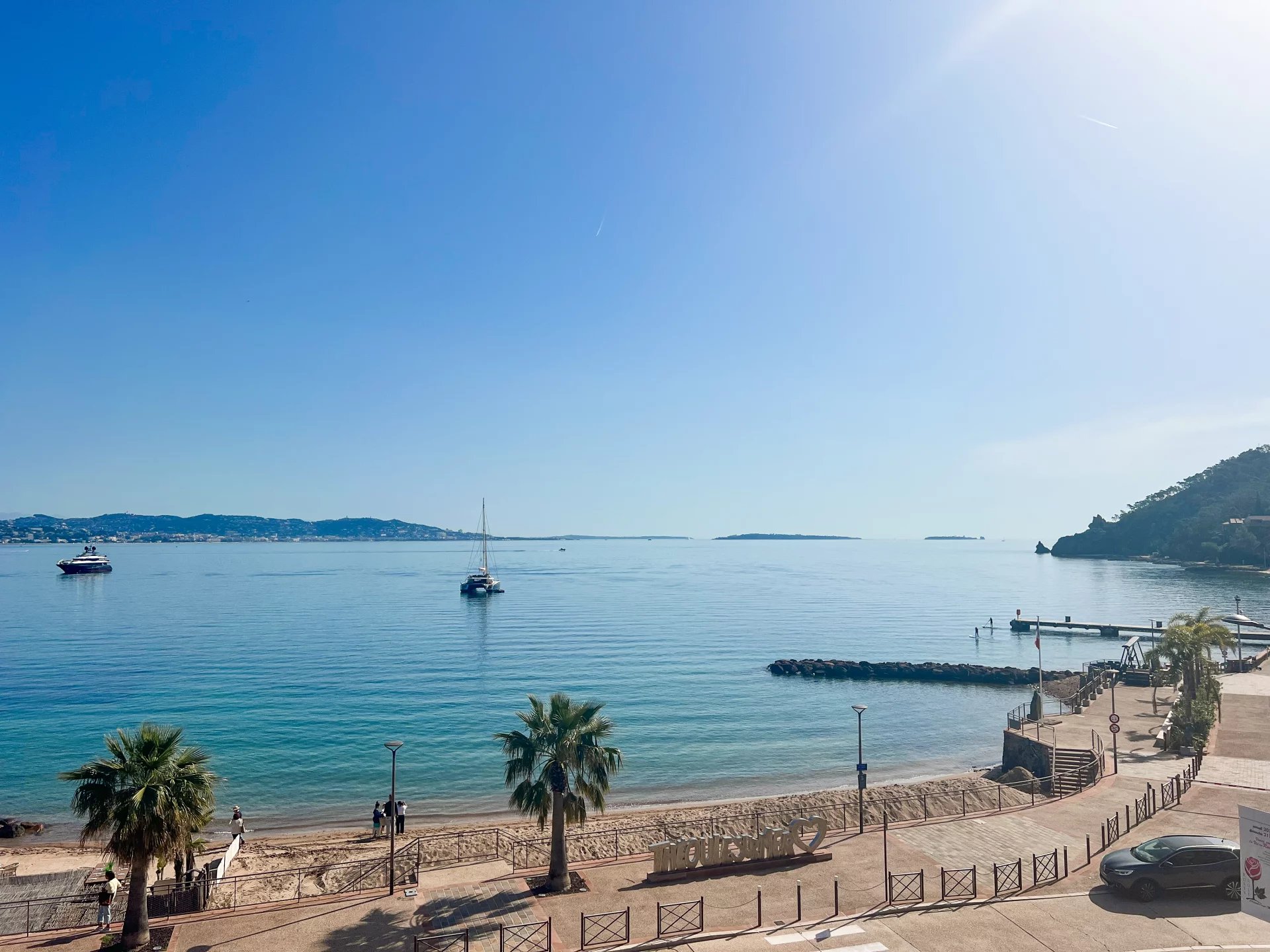 Appartement vue mer panoramique dans la baie de Cannes