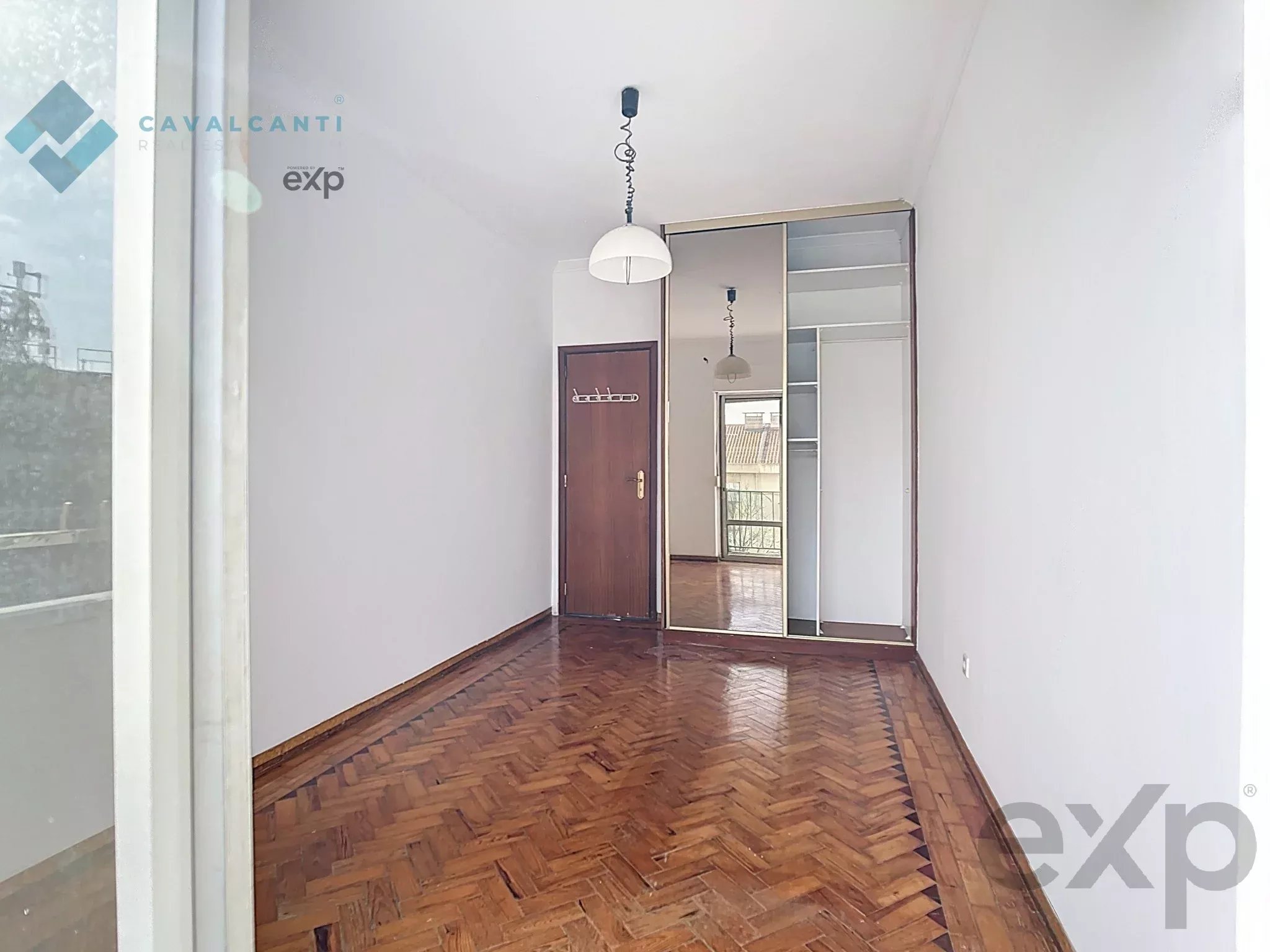 T3 for refurbishment in the heart of Carnaxide 86827812 image 37