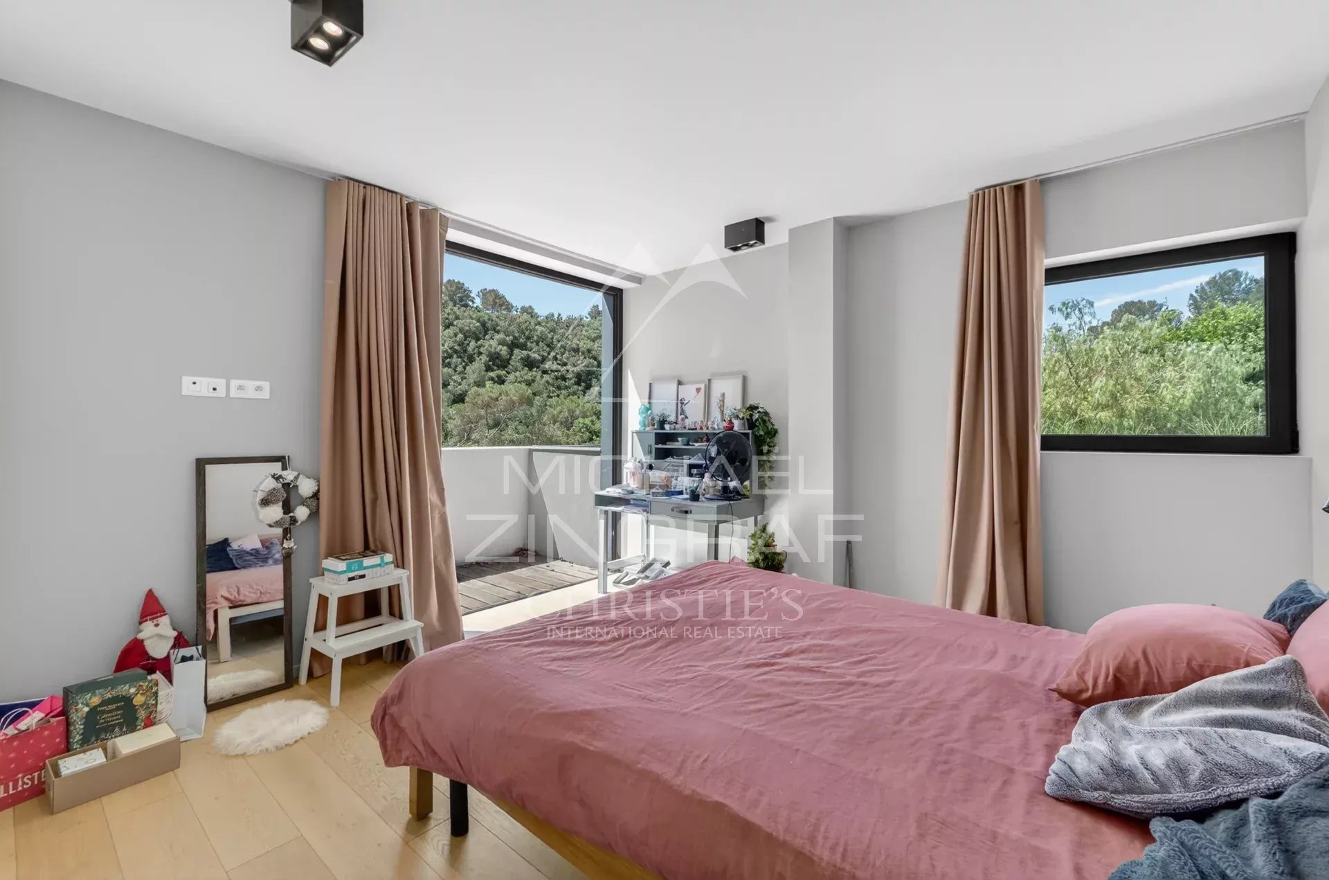 4 Bedroom Villa/Townhouse's Image 6