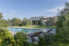 Renovated 6-Bedroom Luxury Finca in Es Figueral, Ibiza | Family Estate — photo 2 of 7