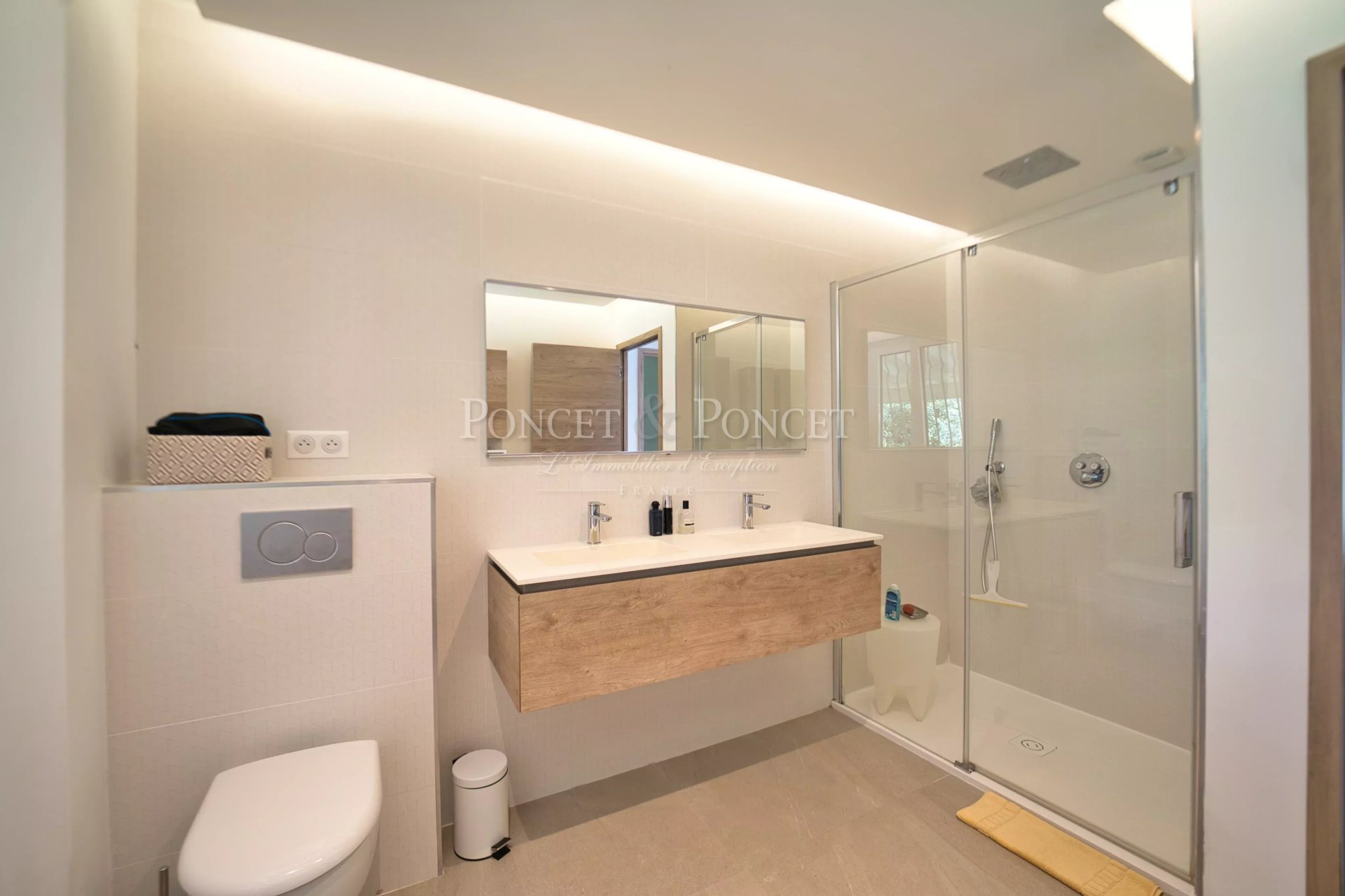 4 Bedroom Villa/Townhouse's Image 11