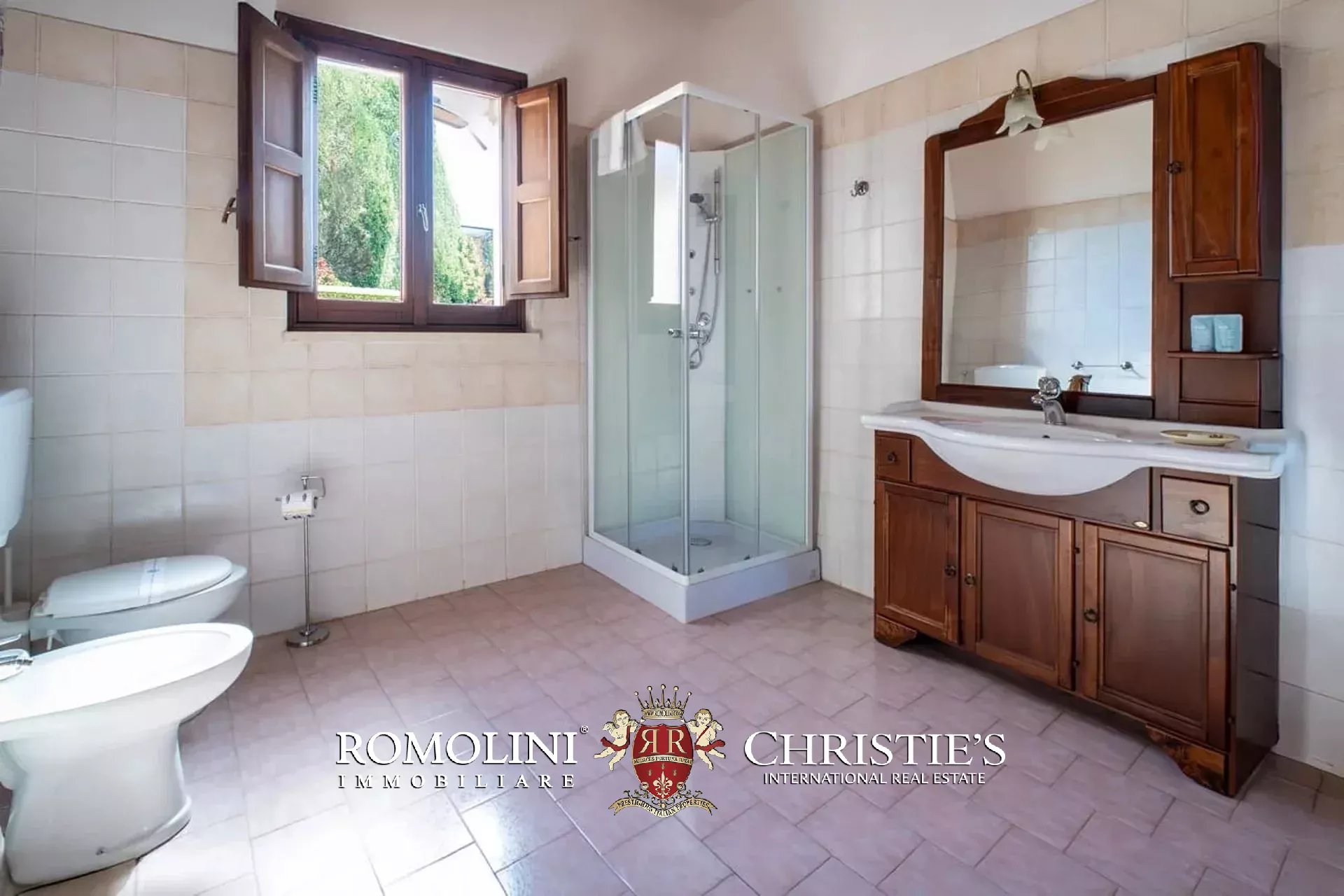 10 Bedroom Villa/Townhouse's Image 28