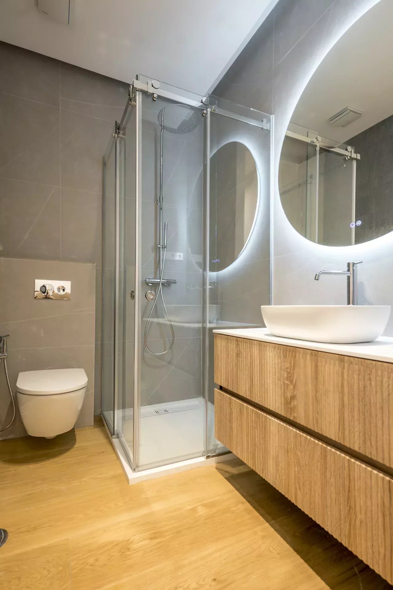Appartement de Luxe Rénové avec Vue Imprenable sur la Fontaine de Neptune - picture 37