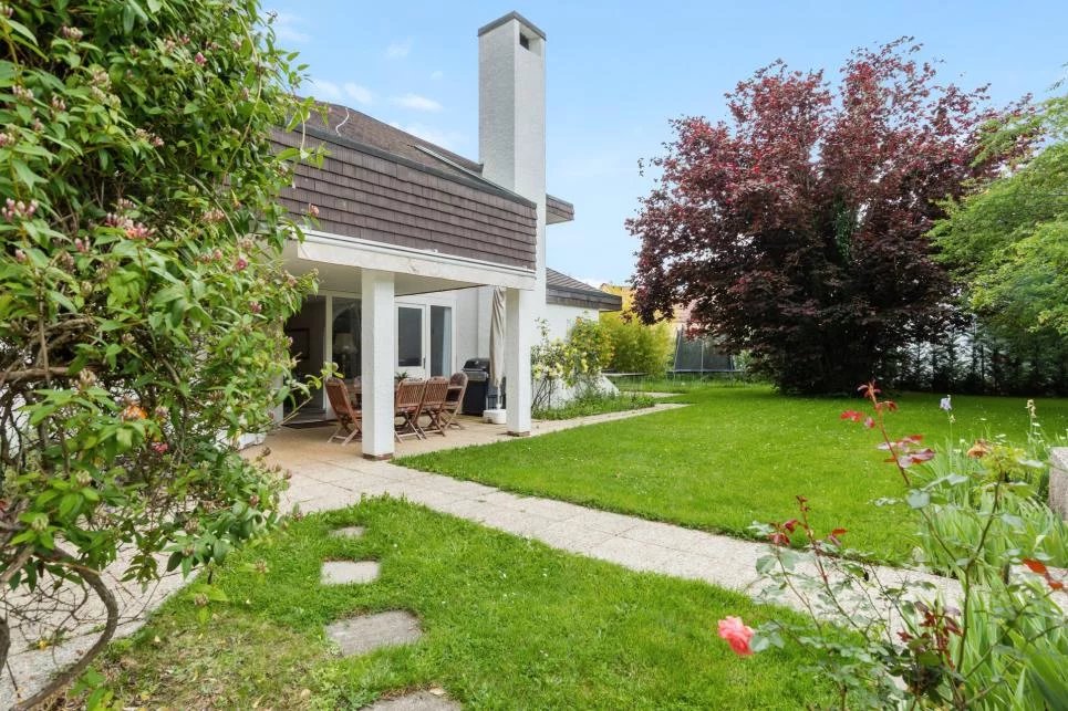 Villa avec grand terrain et calme absolu