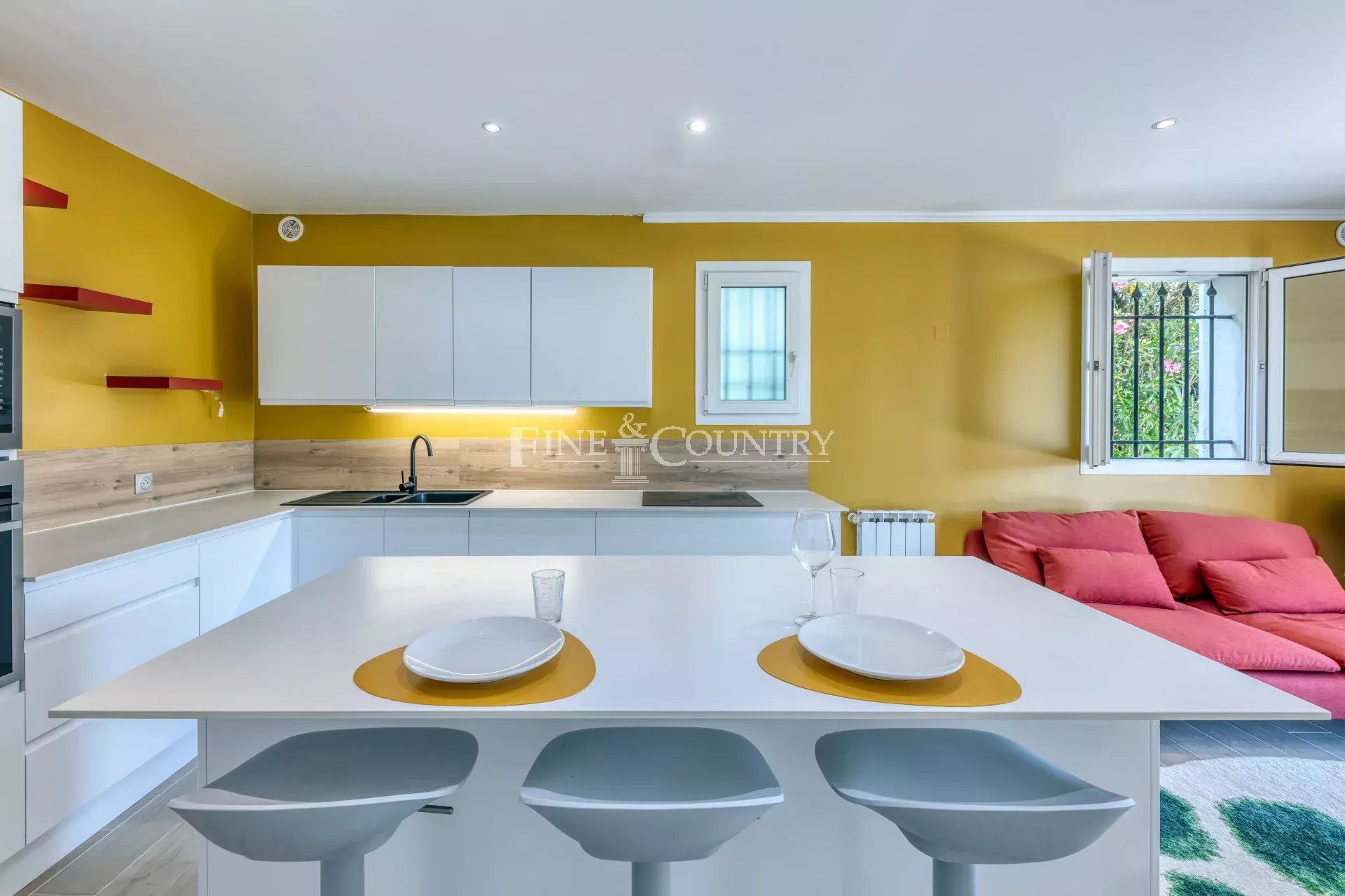 Photo of For sale  Villa in Valbonne - Panoramic view