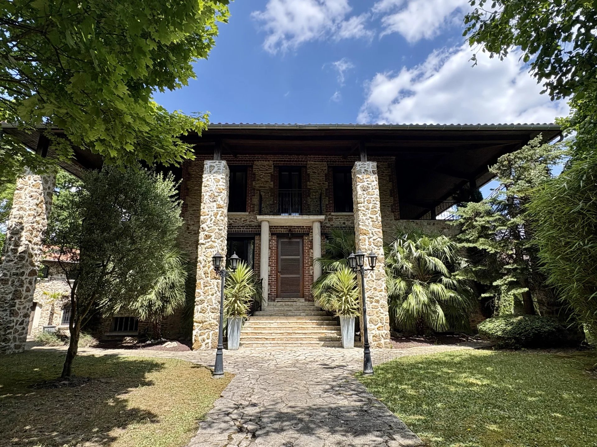 Agence immobilière de 