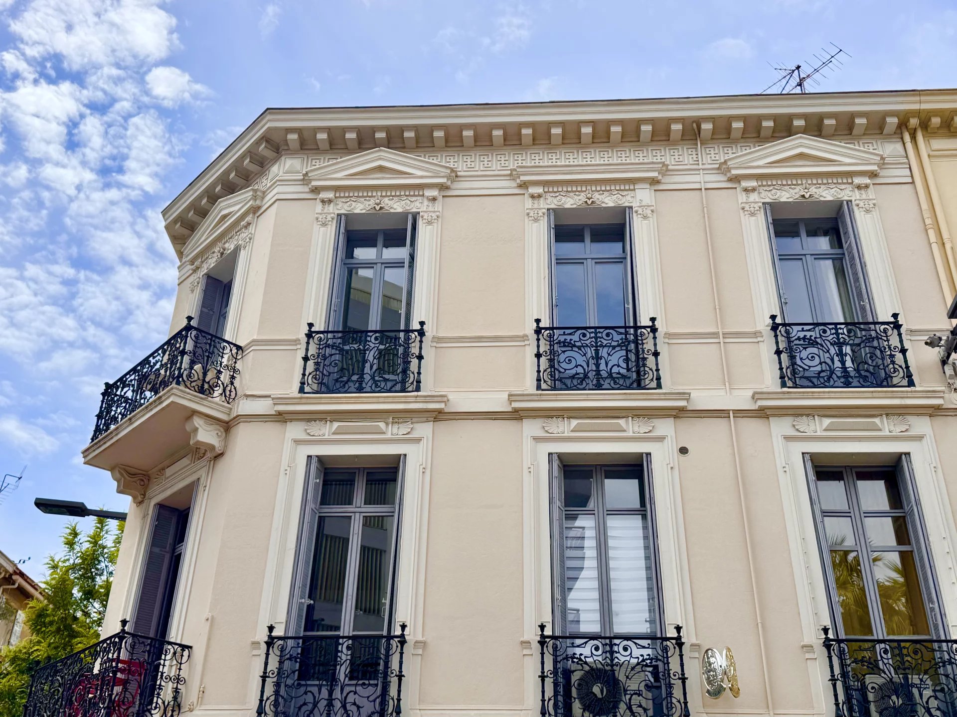 CANNES MAGNIFIQUE APPARTEMENT BOURGEOIS