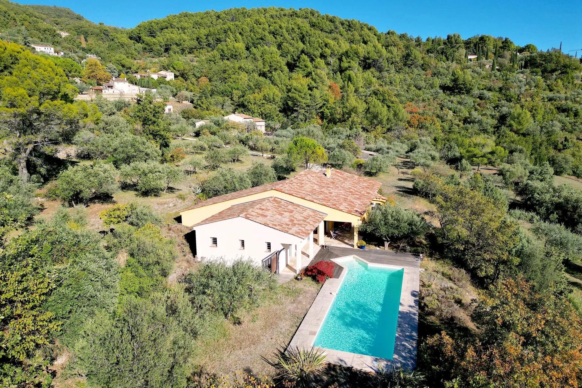 Single-storey villa on top location - SEILLANS