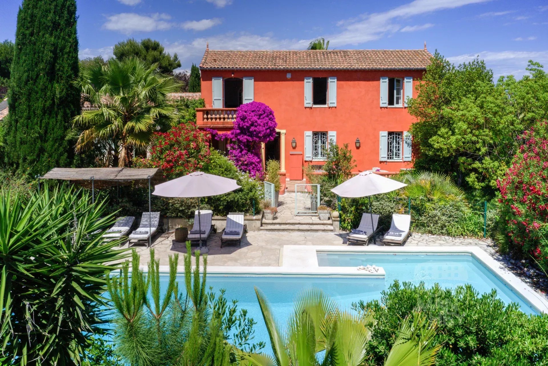 Agence immobilière de 