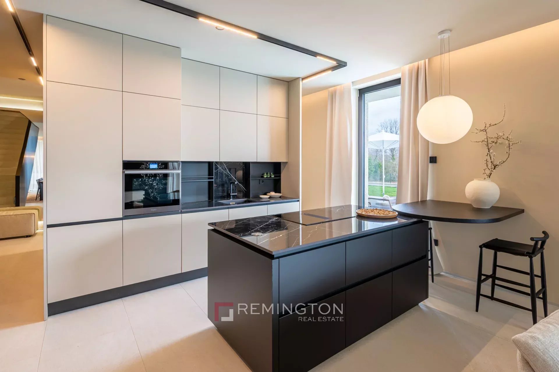 4 Bedroom Villa/Townhouse's Image 4