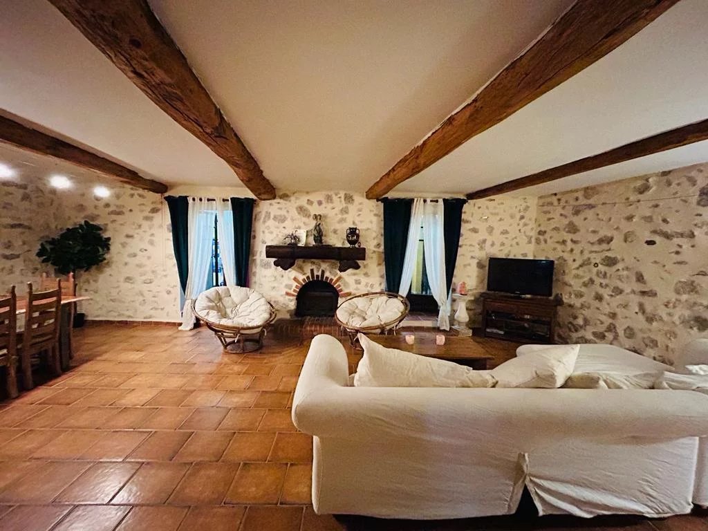BELLE BASTIDE PROVENÇALE 5 CHAMBRES — photo 7
