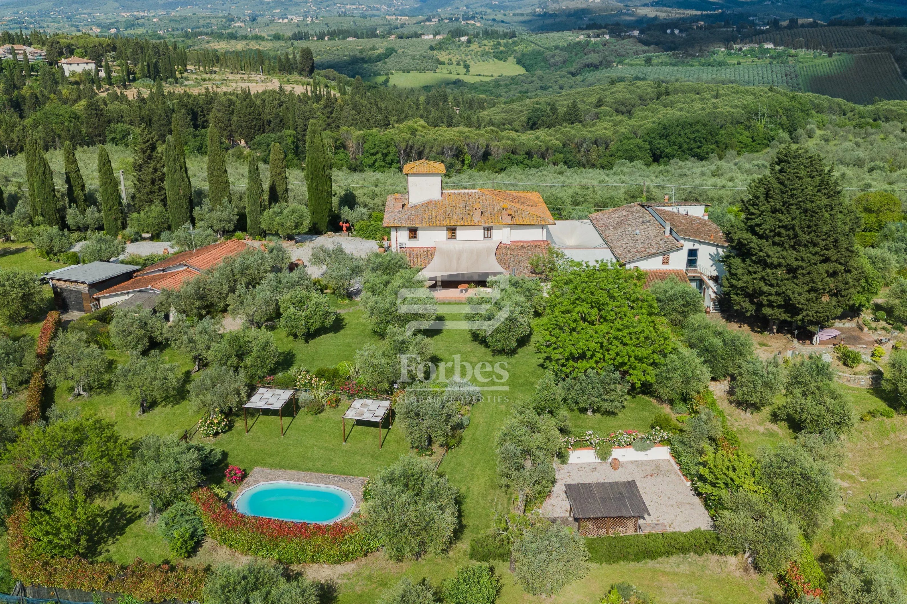 Farmhouse for sale in Tuscany, just minutes from Florence