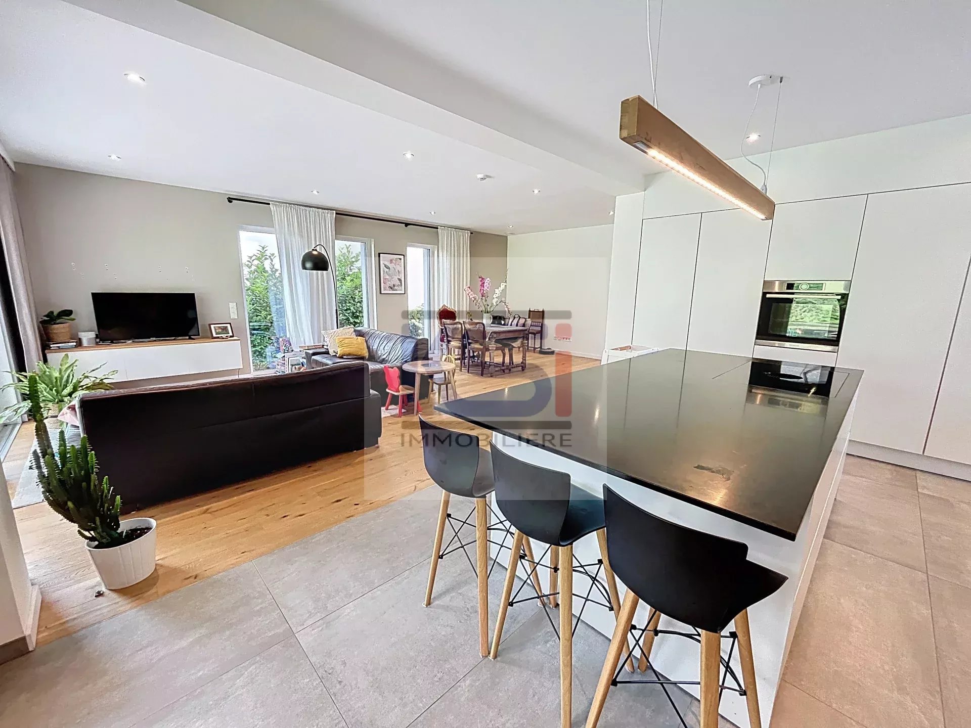 Magnifique Maison Moderne à Vendre à Ell