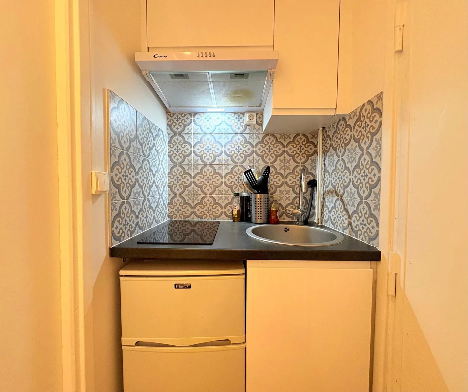 Studio tout confort aux Batignolles ! - Photo 4