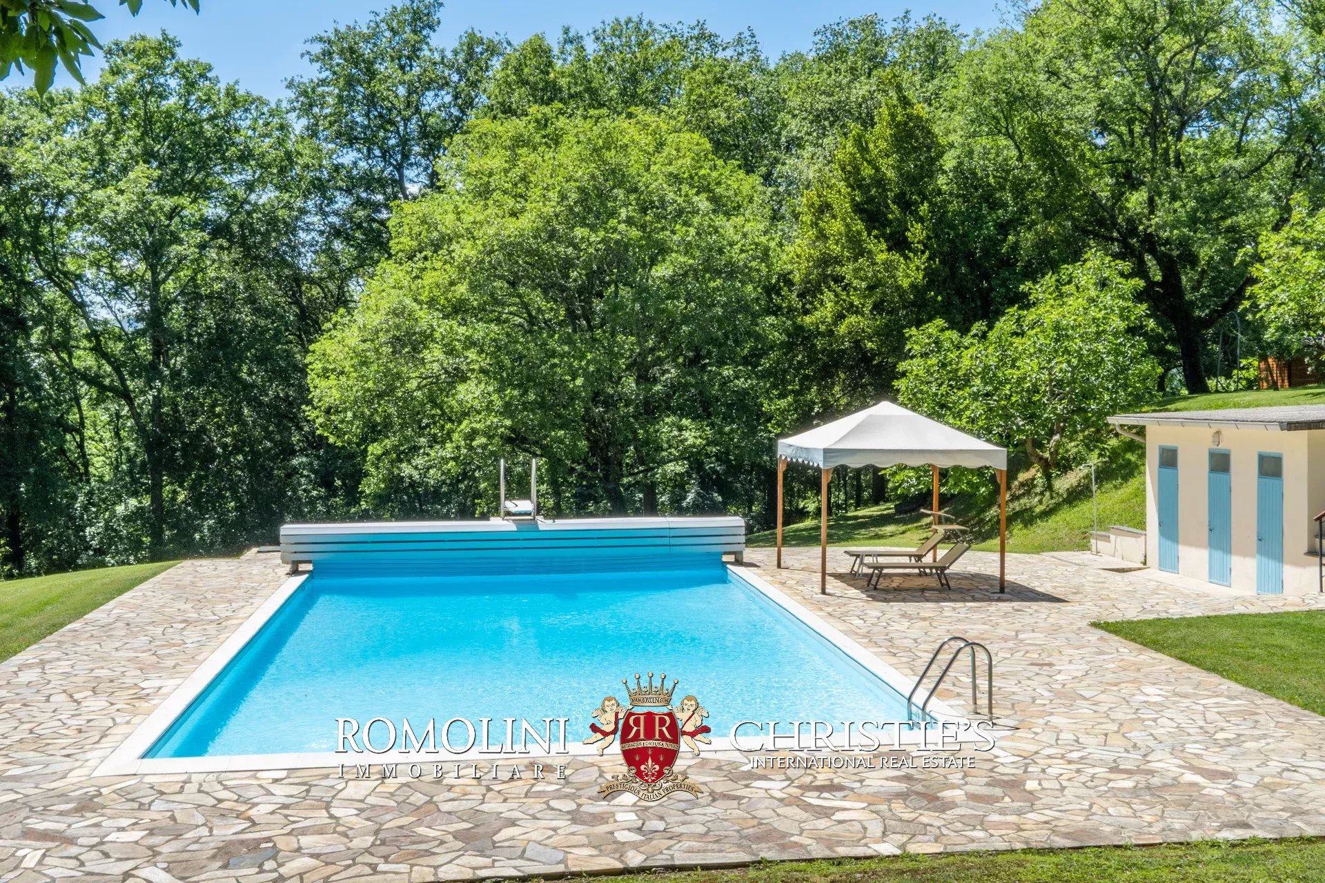 8 Bedroom Villa/Townhouse's Image 28