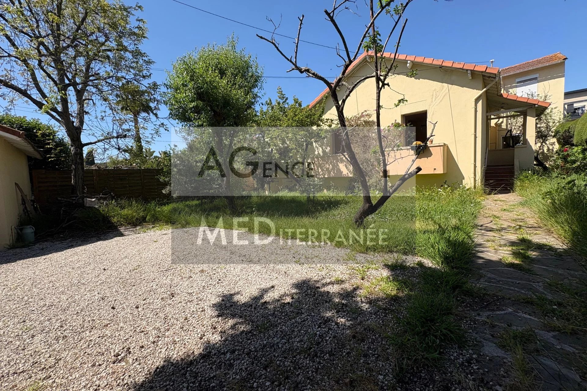 Agence immobilière de 