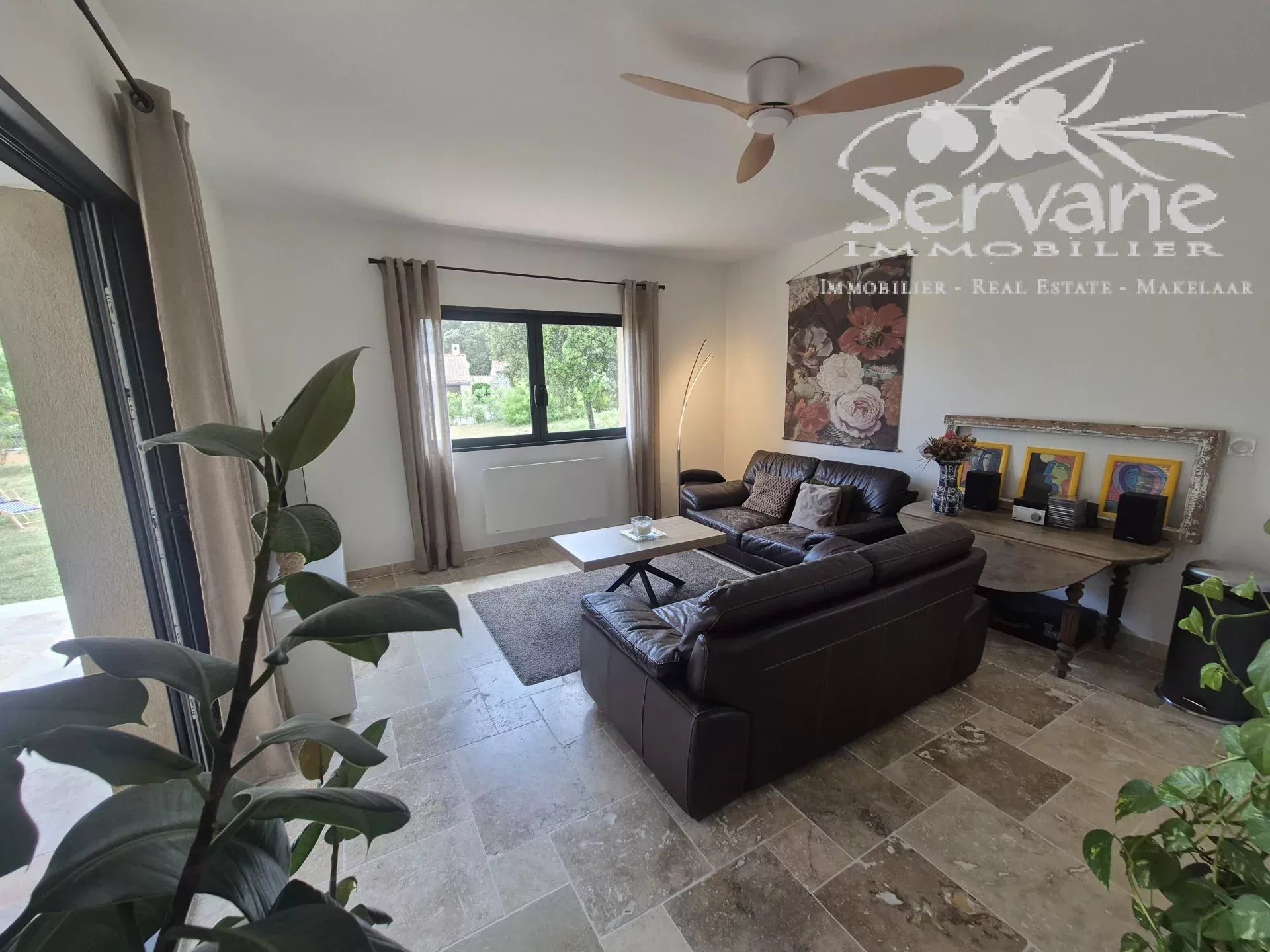 Villa and 4 gites in Cotignac, unique layout with pool house and pool