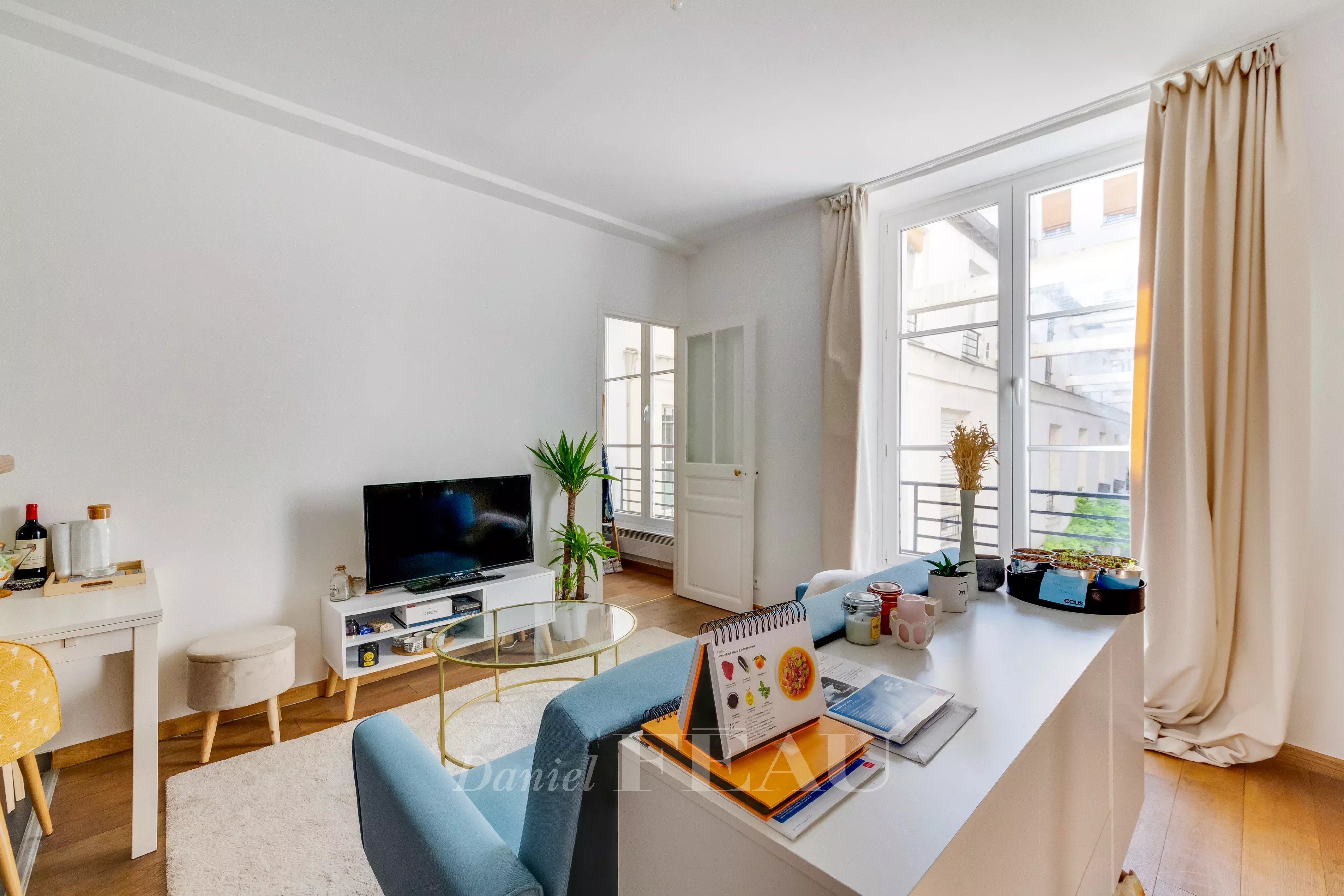 Sale Apartment Paris 3rd