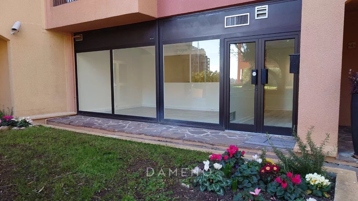 Local commercial - Bureaux administratifs avec vitrine