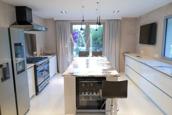 Luxury Villa in Le Cannet | 4 Bedroom Family Estate Near Cannes — photo 6