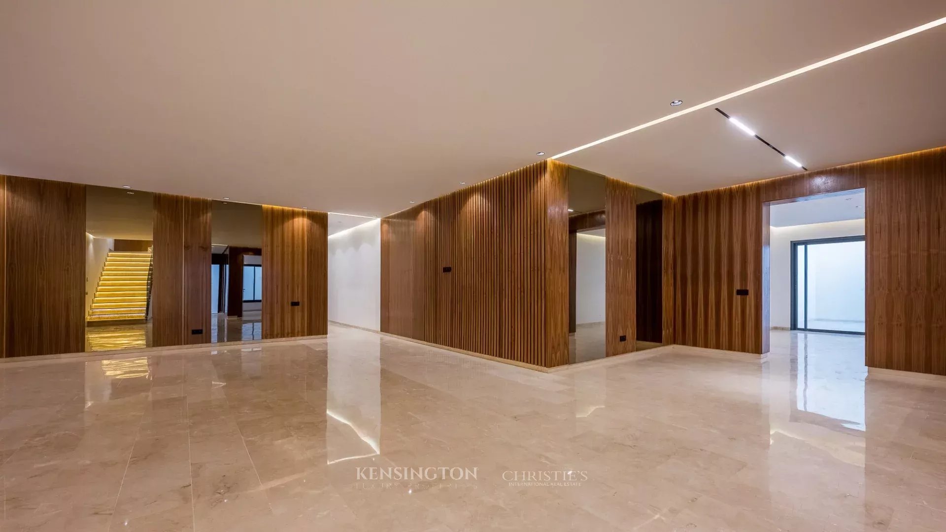 5 Bedroom Villa/Townhouse's Image 32