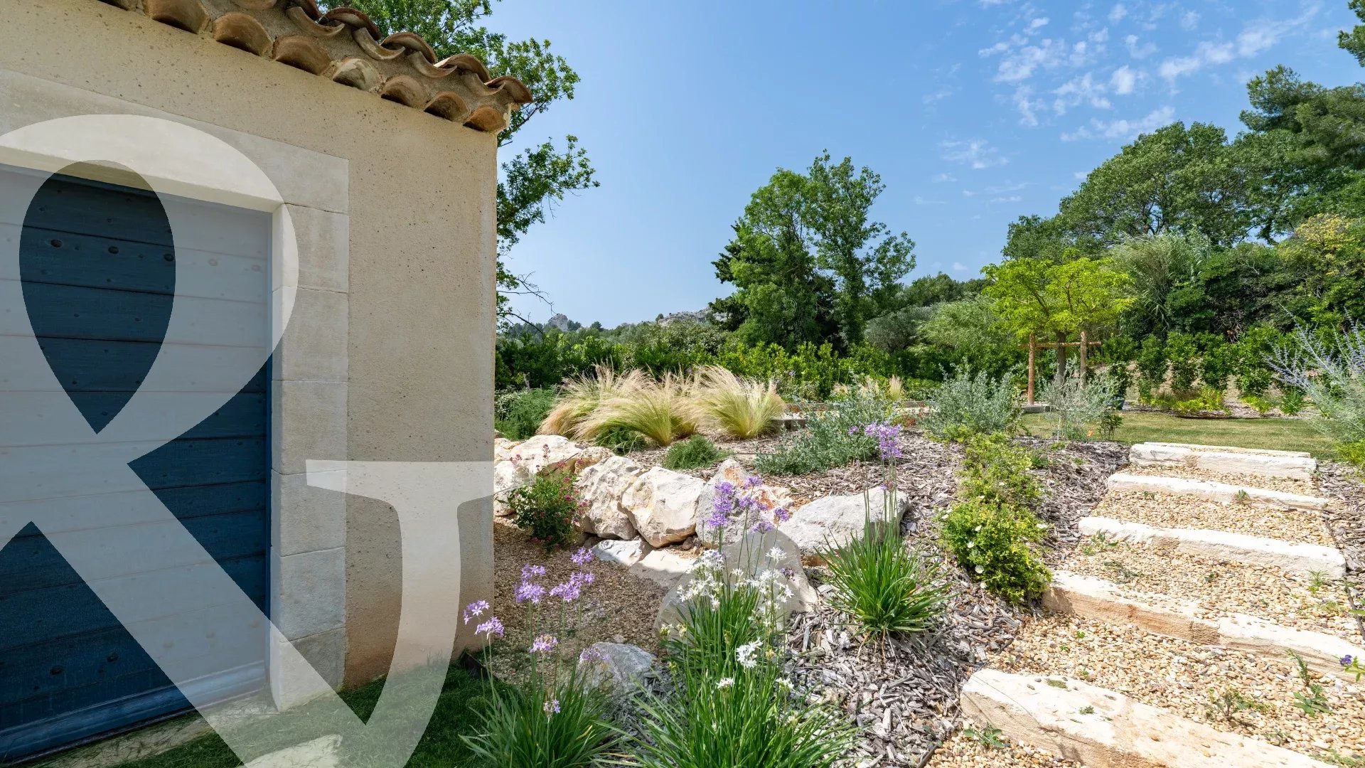 CONSTRUCTION NEUVE A PIED DU VILLAGE