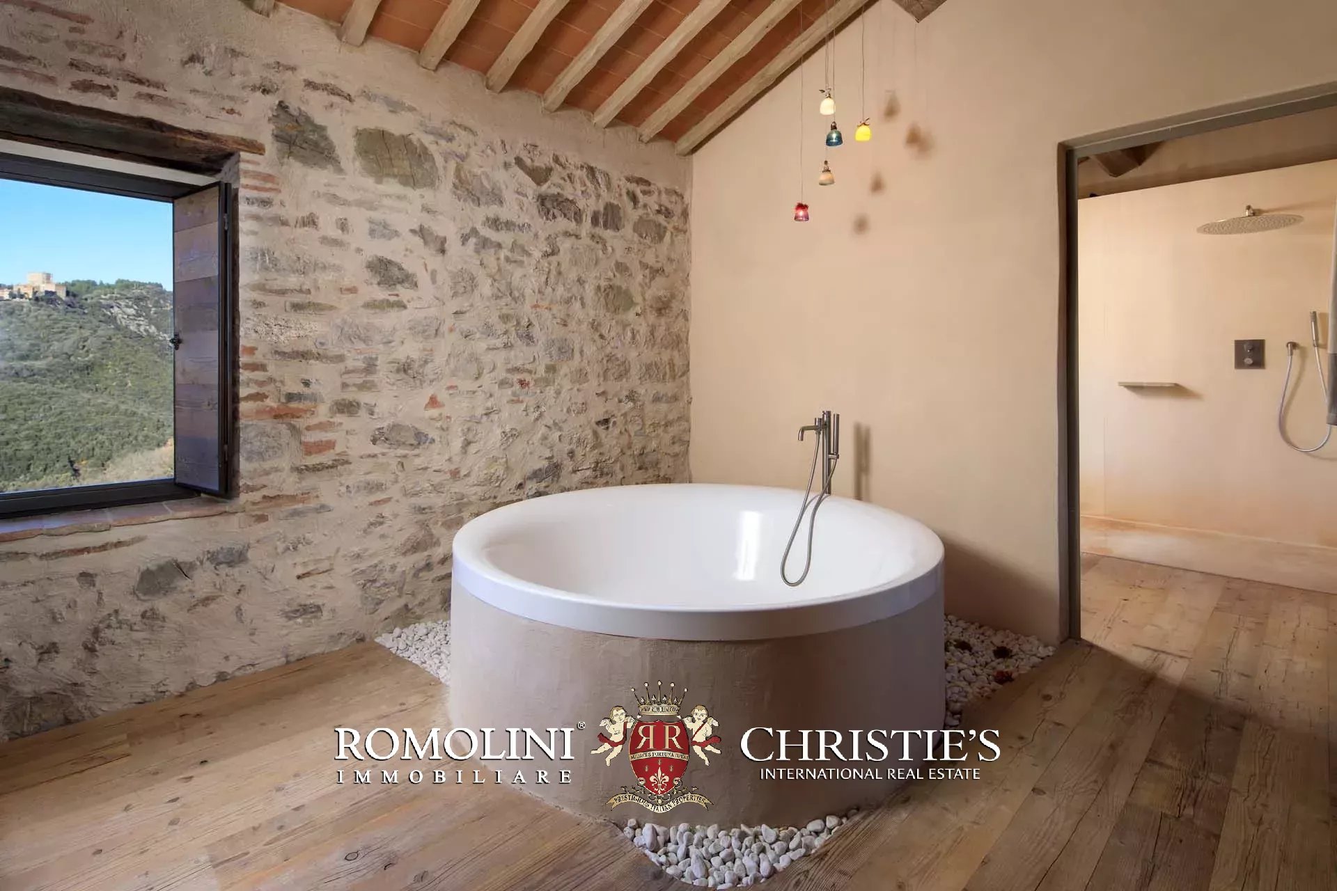 7 Bedroom Villa/Townhouse's Image 28