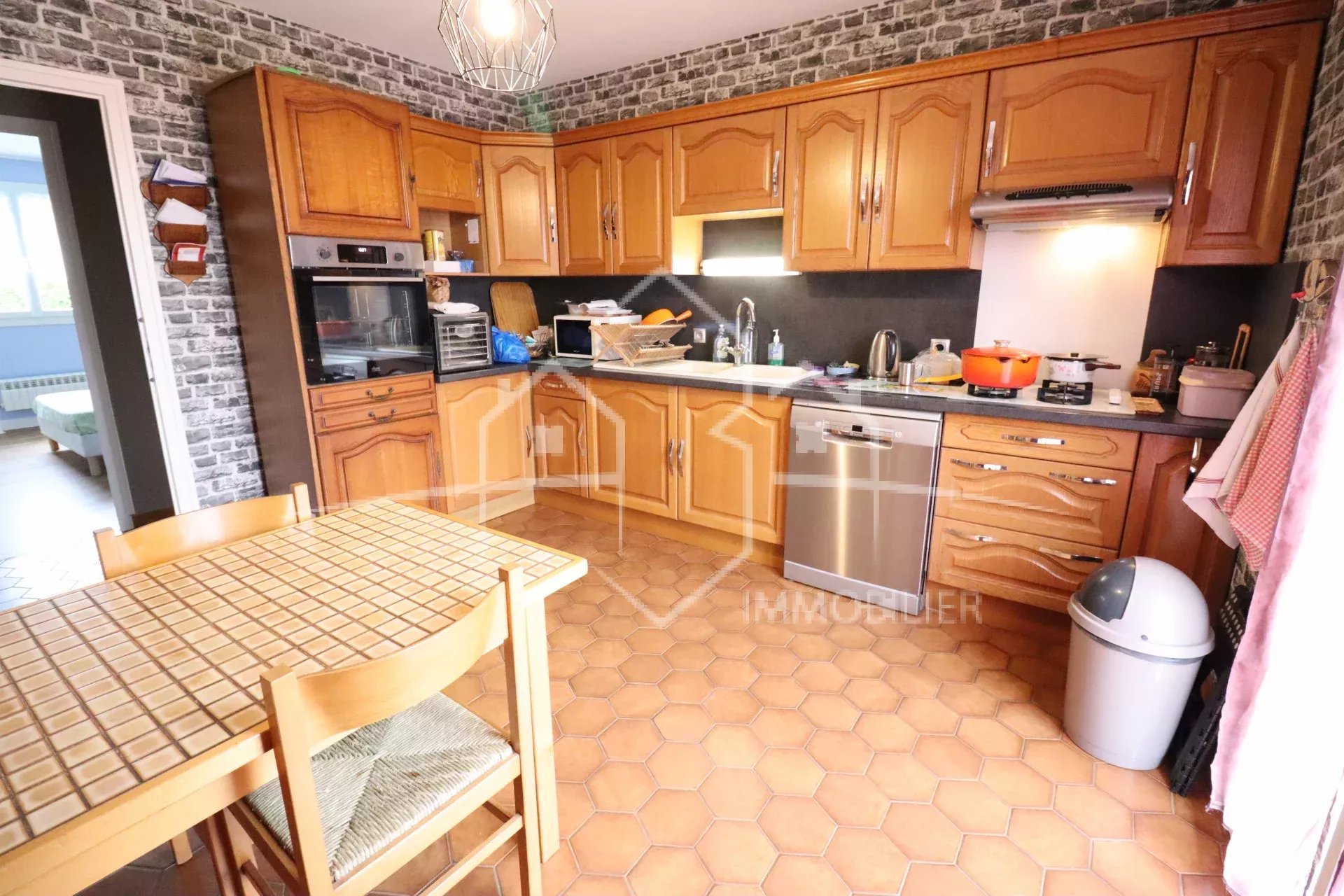 MAISON T4 AVEC VUE, SOUS-SOL ET PISCINE