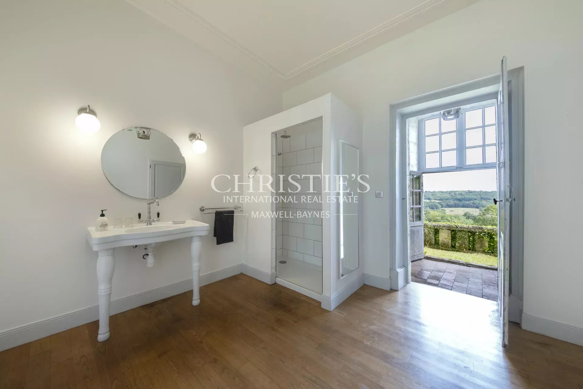7 Bedroom Chateau's Image 16