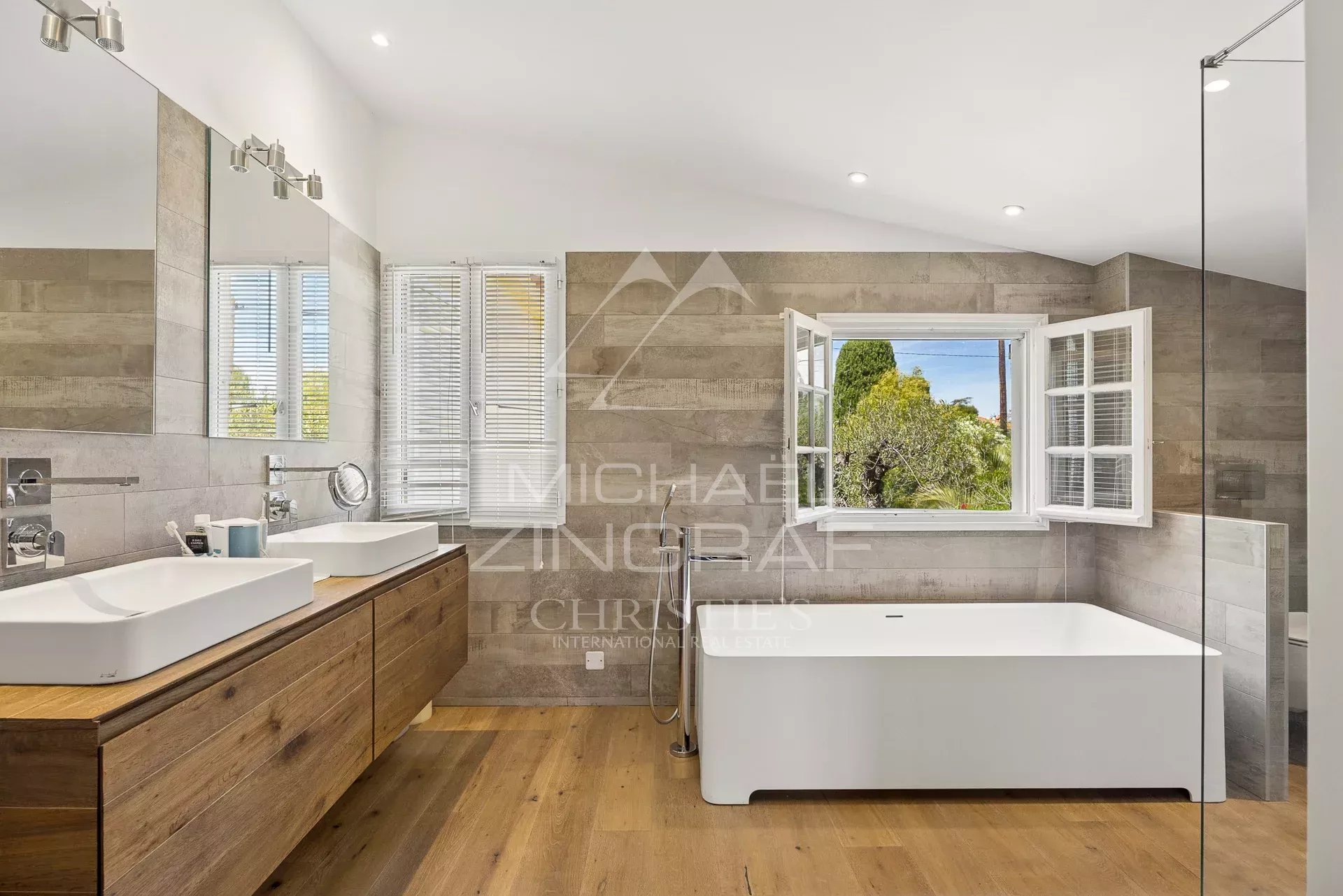 4 Bedroom Villa/Townhouse's Image 14