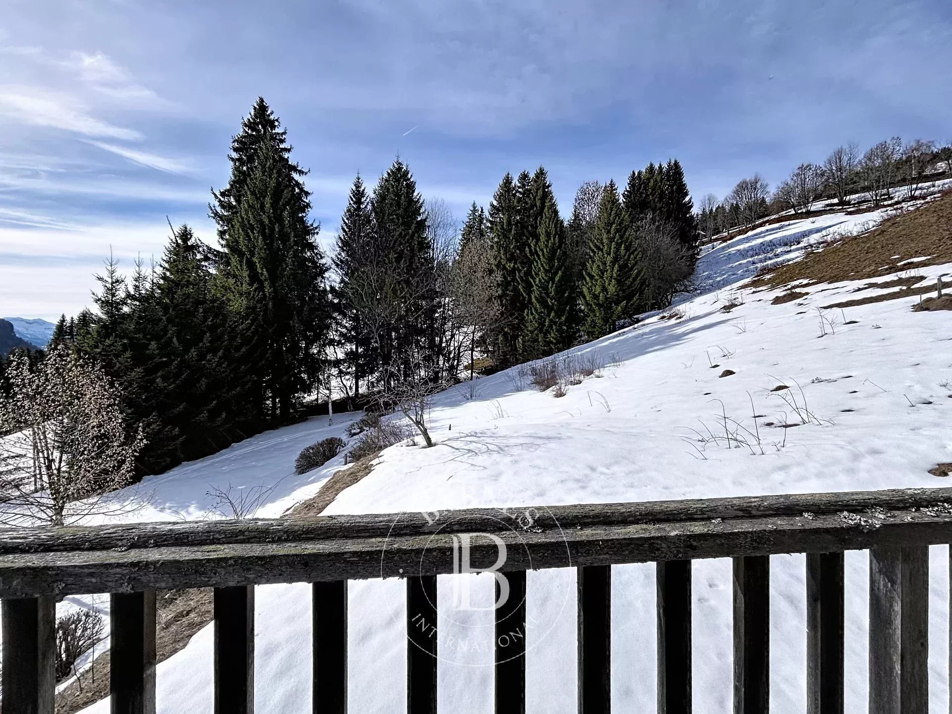 Photo of Les Gets - Chalet to renovate - 187 sqm - Beautiful view