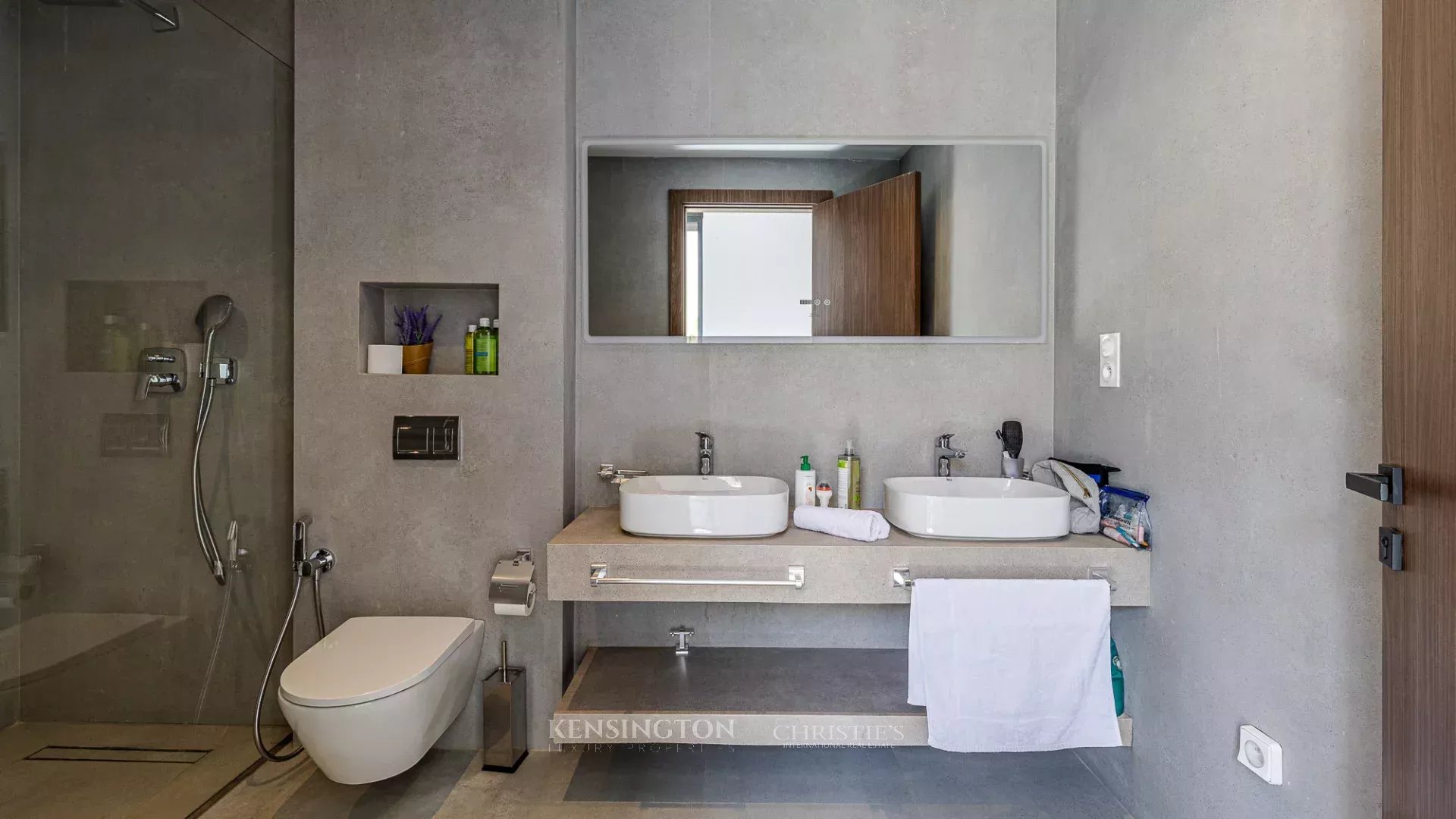 4 Bedroom Villa/Townhouse's Image 18