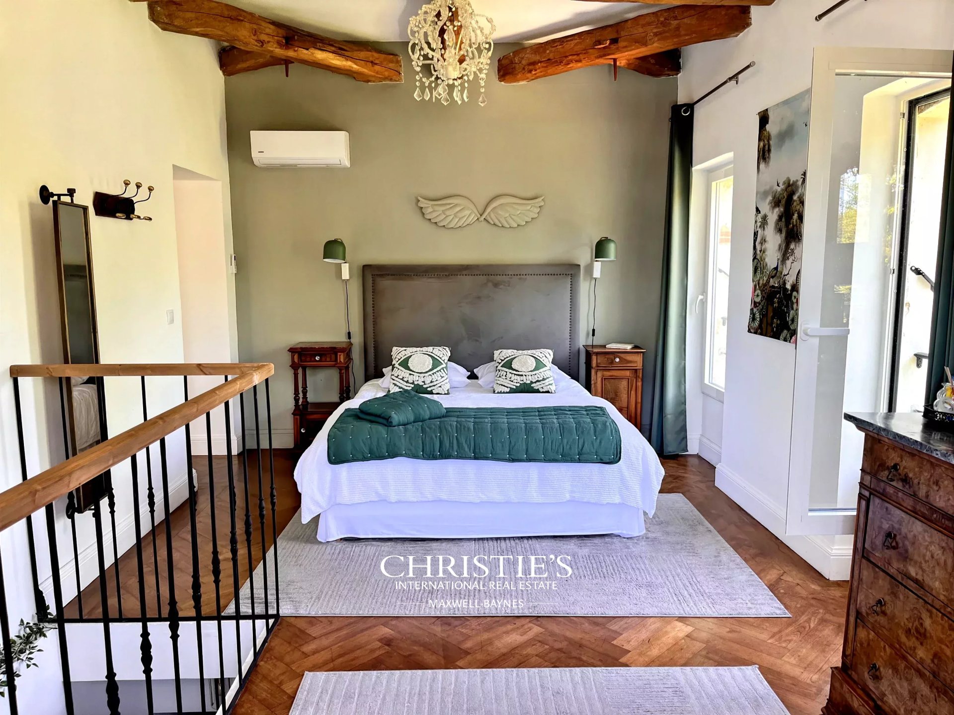 9 Bedroom Chateau's Image 15