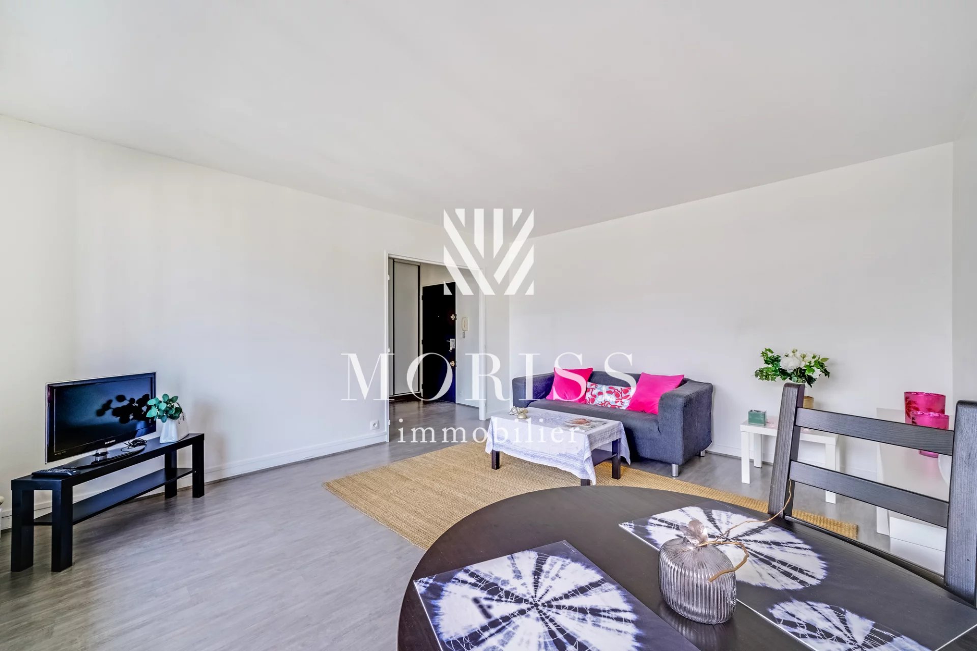 Vincennes Appartement de 2 pièces + 9 m2 de terrasse - Image Array