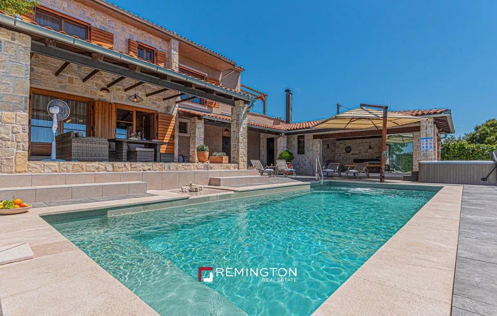 4 Bedroom Villa/Townhouse's Image 12