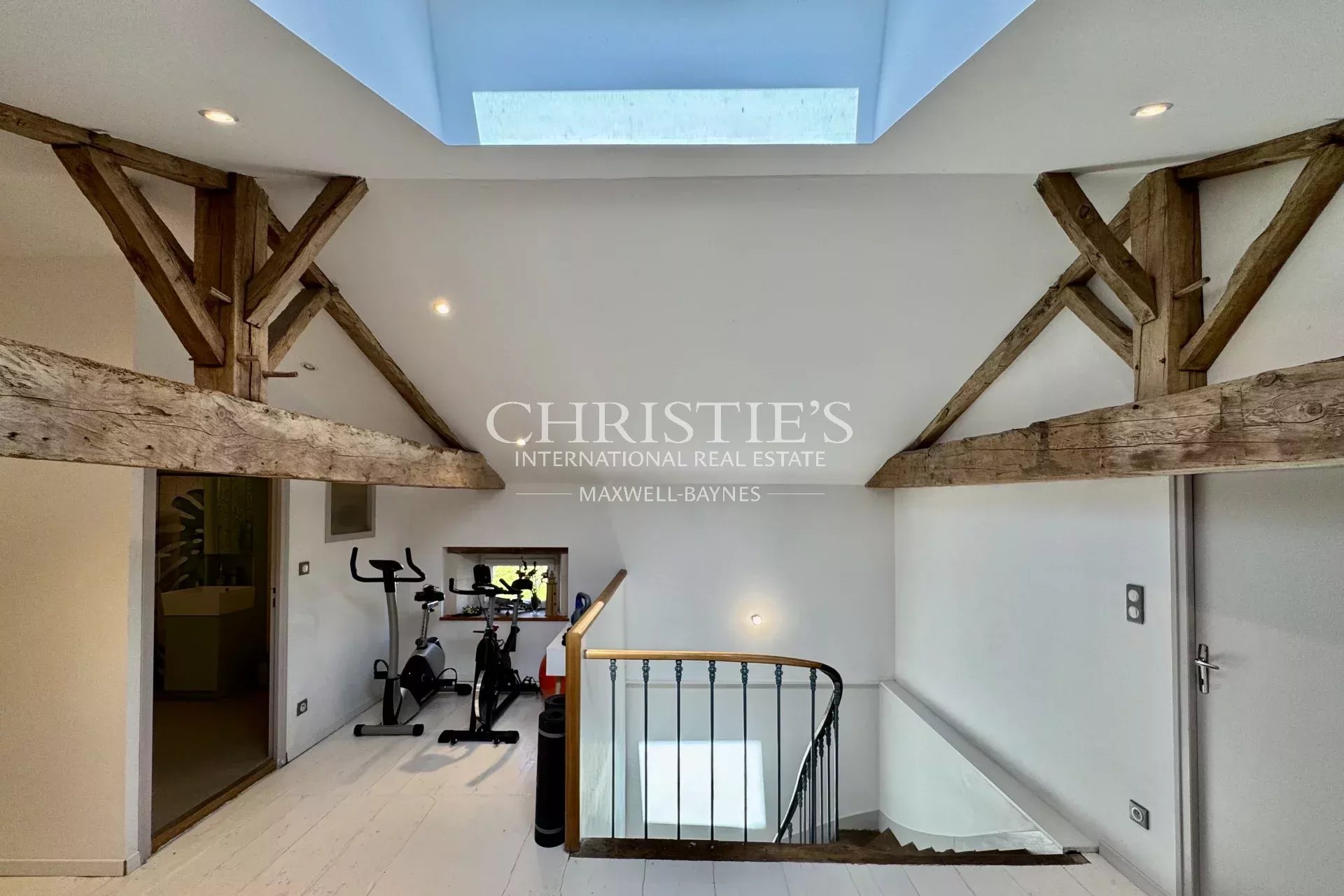 7 Bedroom Villa/Townhouse's Image 29