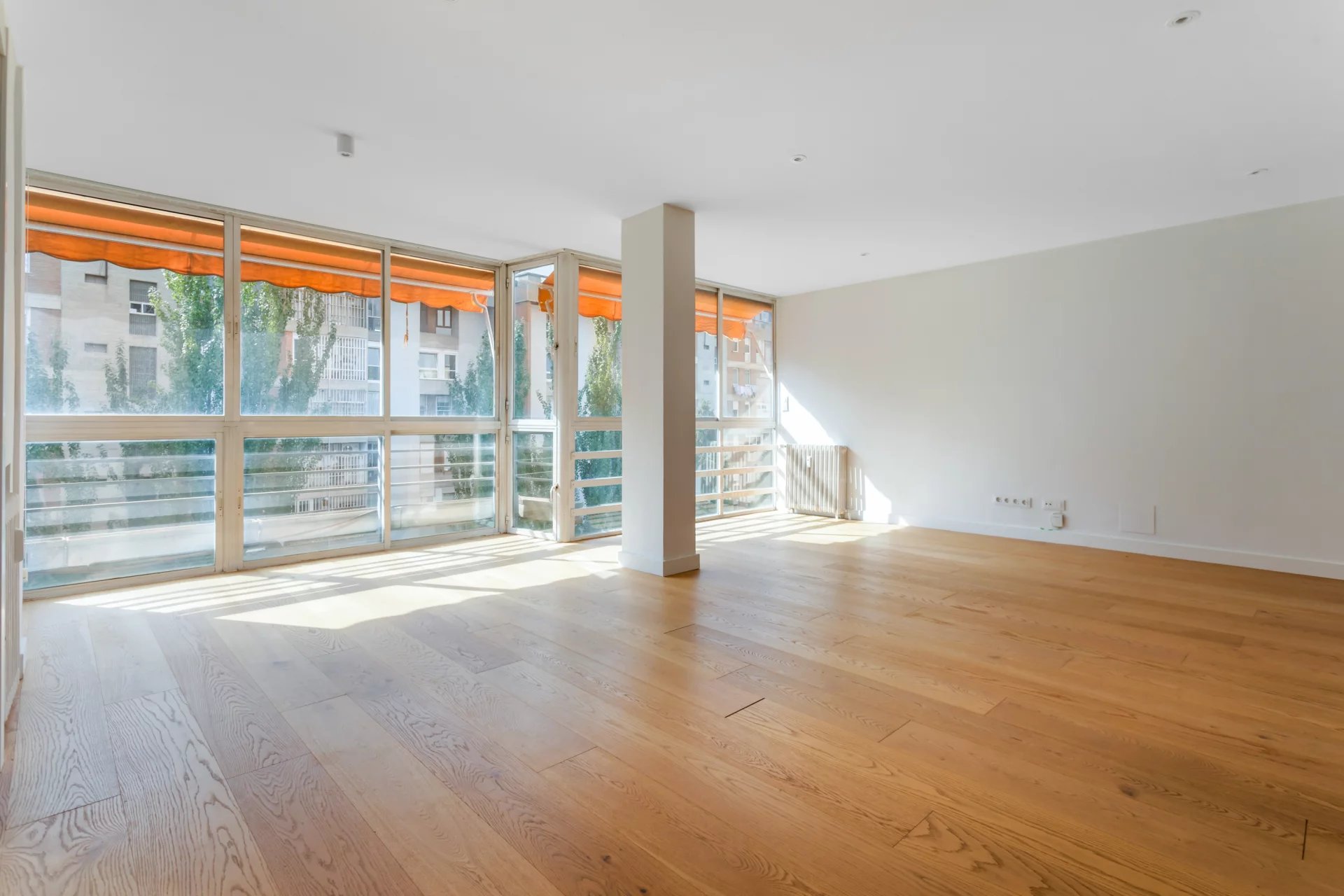 Bright apartment for rent with common areas
