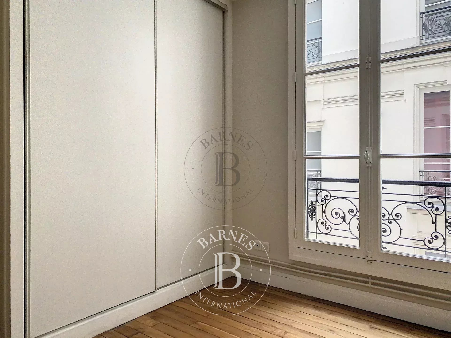 Daire Paris 10ème - picture 12