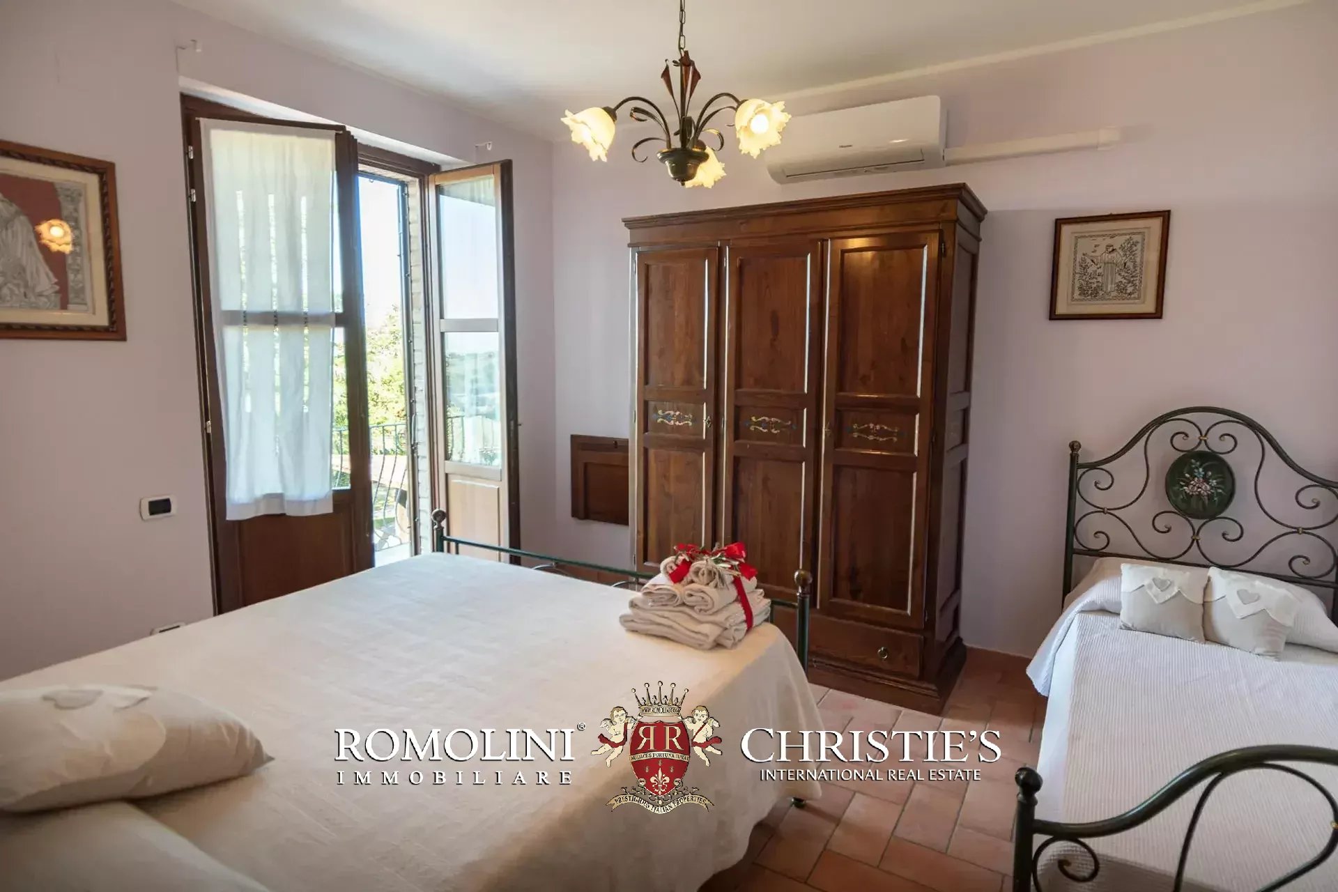 9 Bedroom Villa/Townhouse's Image 19